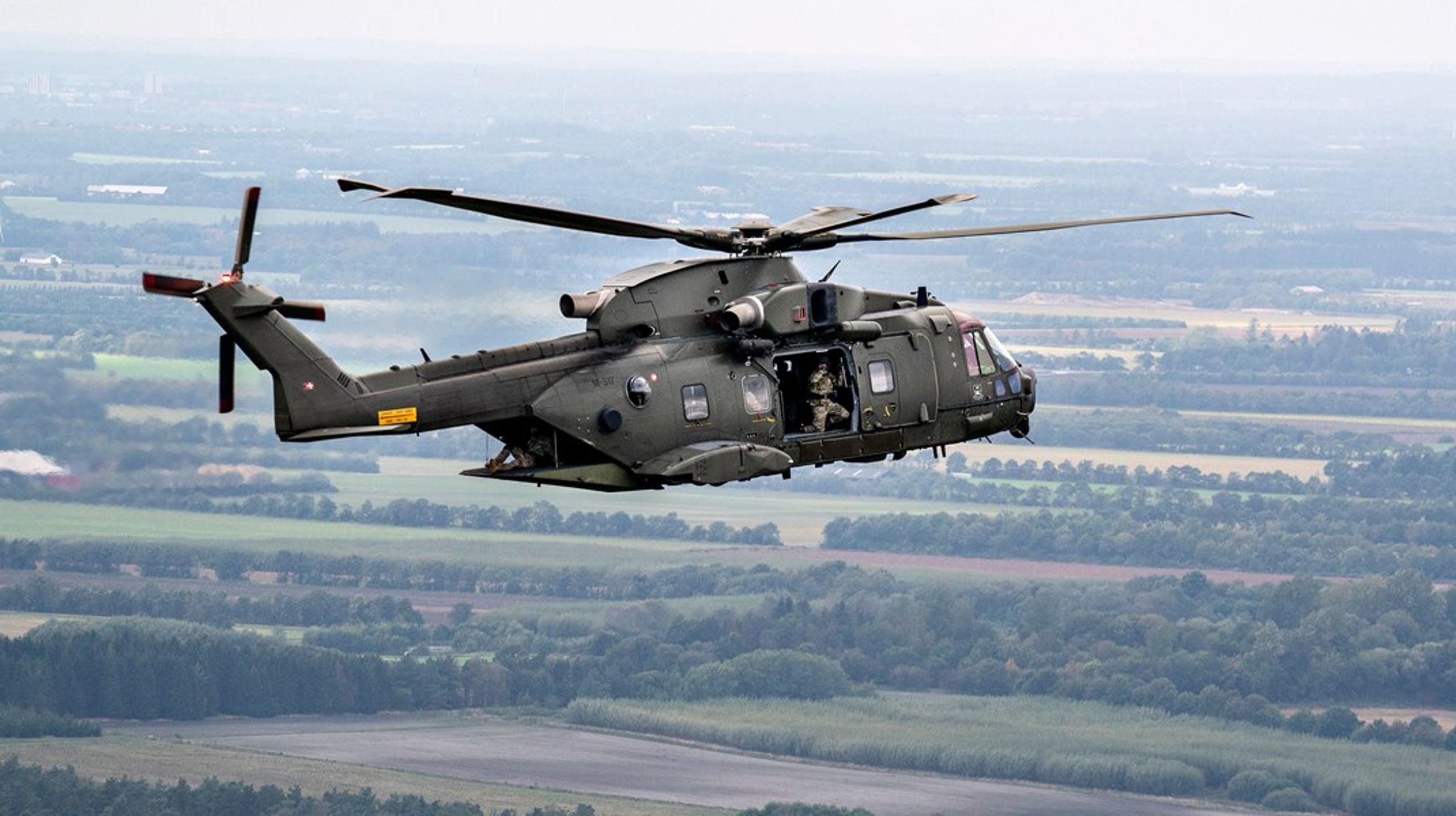 Flyvevåbnets helikopterflåde skal typemæssigt tilpasses Forsvarets nutidige opgave.&nbsp;Det rejser spørgsmålet, om det fortsat skal være Flyvevåbnets opgave, at lave patientflyvning mellem sygehusene, skriver&nbsp;Karsten Byrgesen.