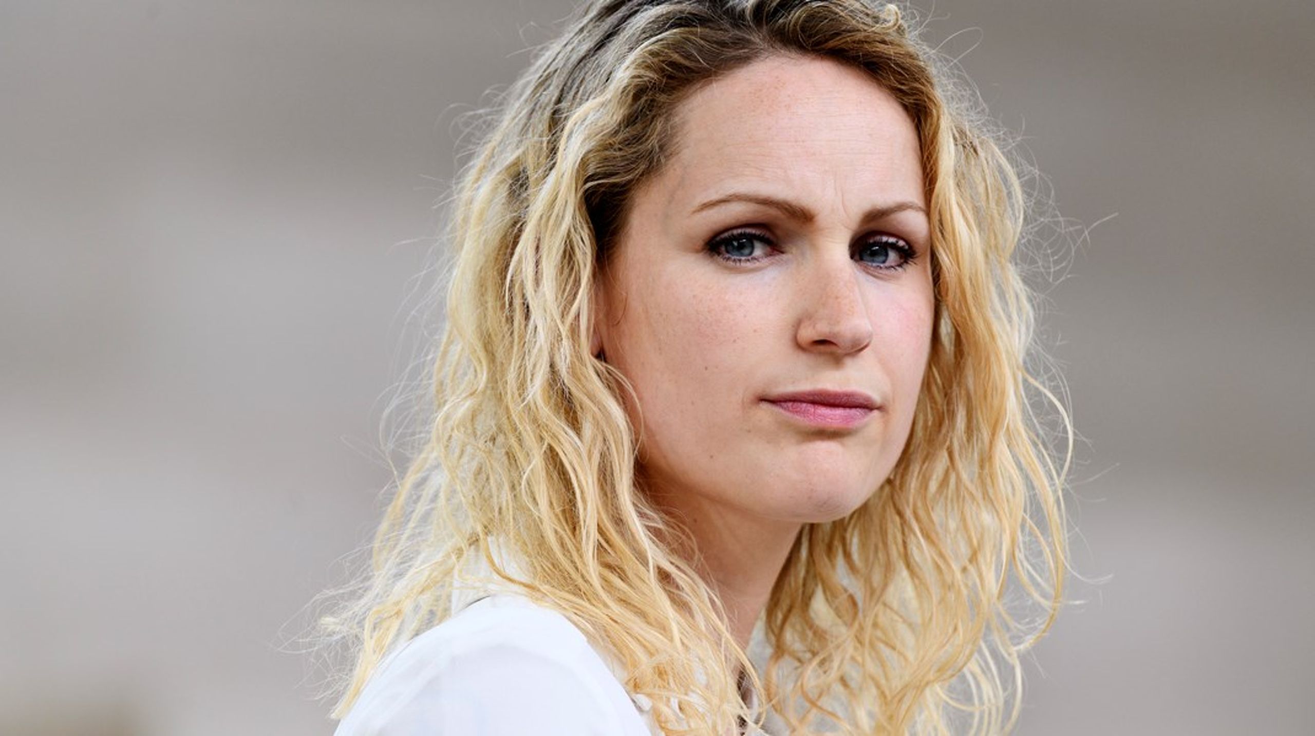 Det var direkte pinligt, da Sophie Hæstorp&nbsp; sidste efterår fejllæste sine samarbejdspartnere så voldsomt, at de til sidst lavede et flertal uden hende, skriver Pernille Skipper.