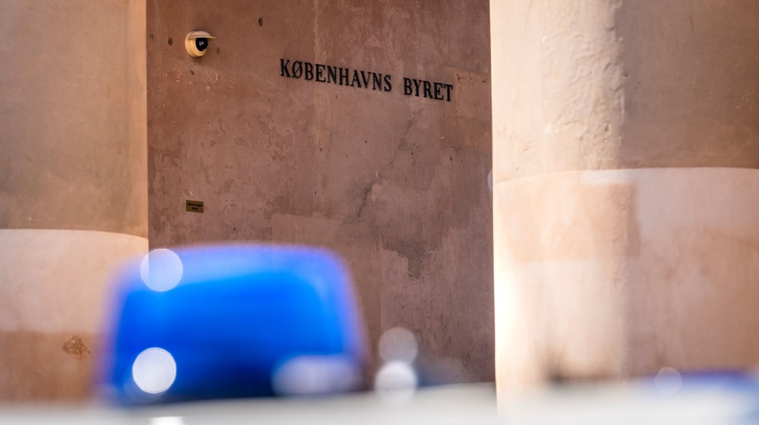 En 33-årig mand er blevet tiltalt for overfaldsforsøg af særlig farlig karakter mod en unavngiven udenlandsk ambassadør i Danmark. Sagen føres ved Københavns Byret, men den er endnu ikke berammet.&nbsp;