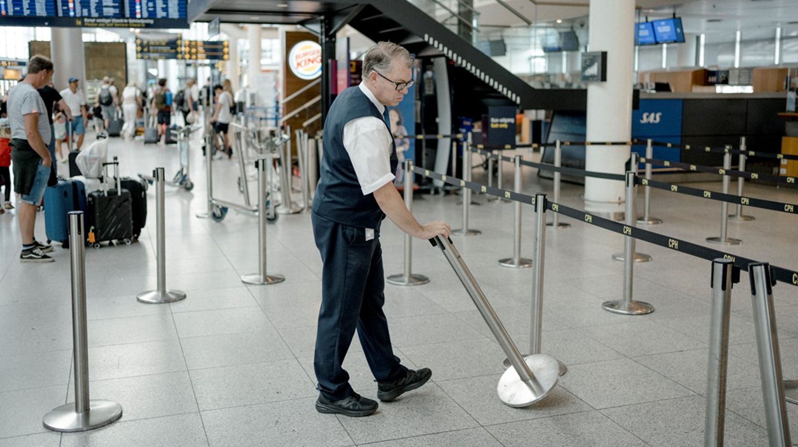 Selvom aftalen ikke indeholder en langsigtet løsning, så er flyvelederne tilfredse med, at danskerne nu kan flyve på velfortjent sommerferie uden at blive ramt af massive forsinkelser og kaos, skriver Esben Blum.&nbsp;