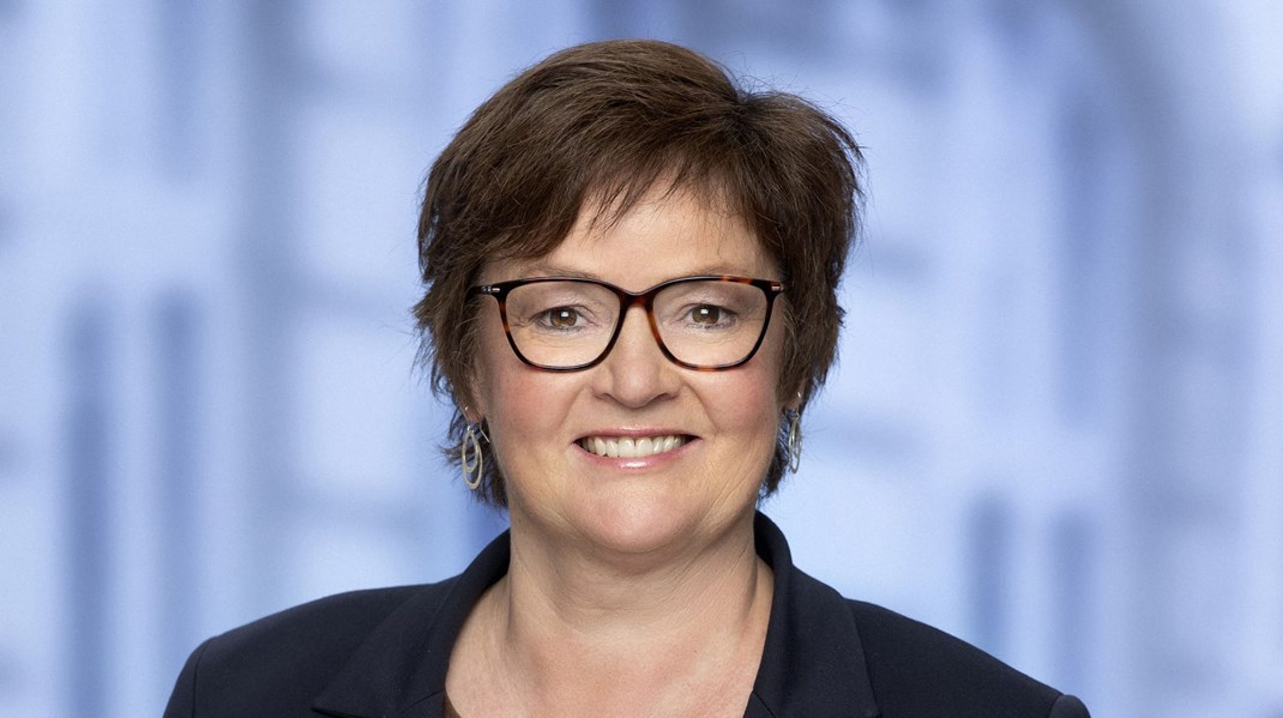 Tilslutningen til folkeskolen er faldende. Det kan ændres ved at frisætte folkeskolen, men stiller krav til&nbsp;forældre, lærere og pædagogisk personale om sammen at tage ansvar, skriver Anni&nbsp;Matthiesen.