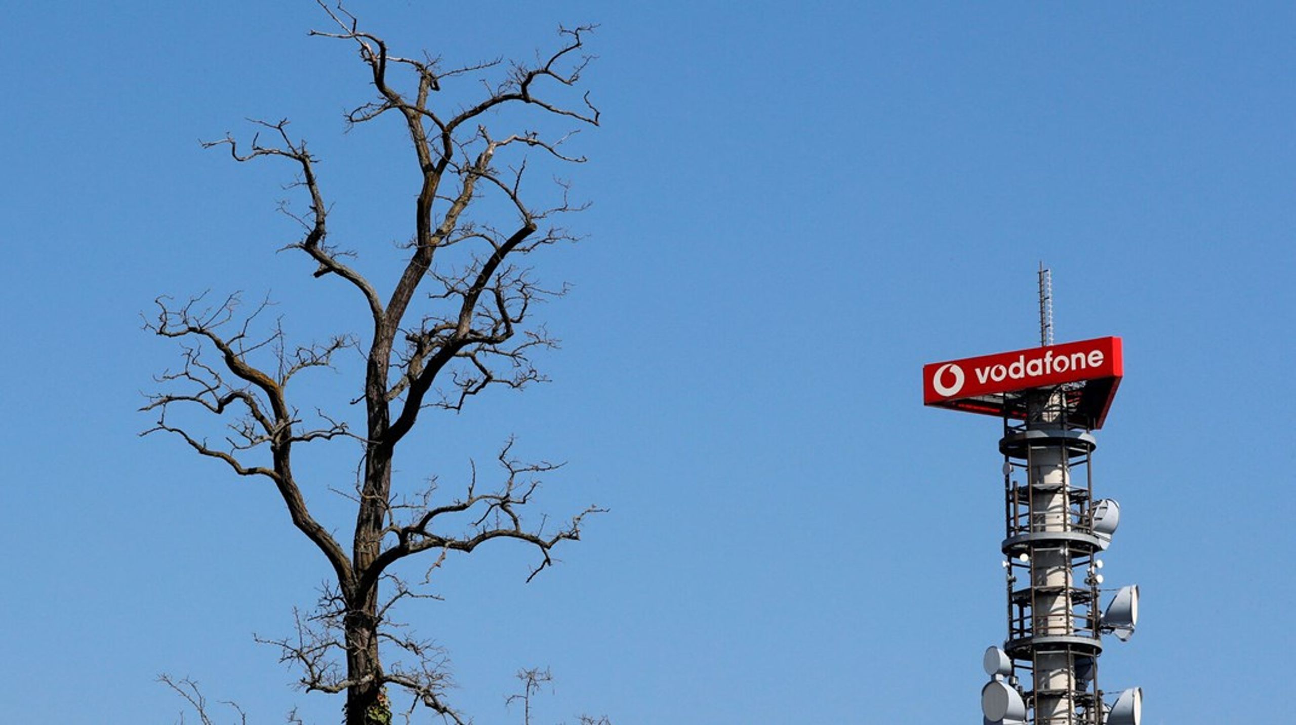 For de fleste kan det måske virke som en detalje, men da folketingets nye Digitaliseringsudvalg før sommerferien stemte for, at teleområdet skal flyttes fra Klima-, Energi- og Forsyningsudvalget til det nye udvalg, var der faktisk tale om en vigtig mærkedag, skriver Thomas&nbsp;Uhd og Poul Noer.