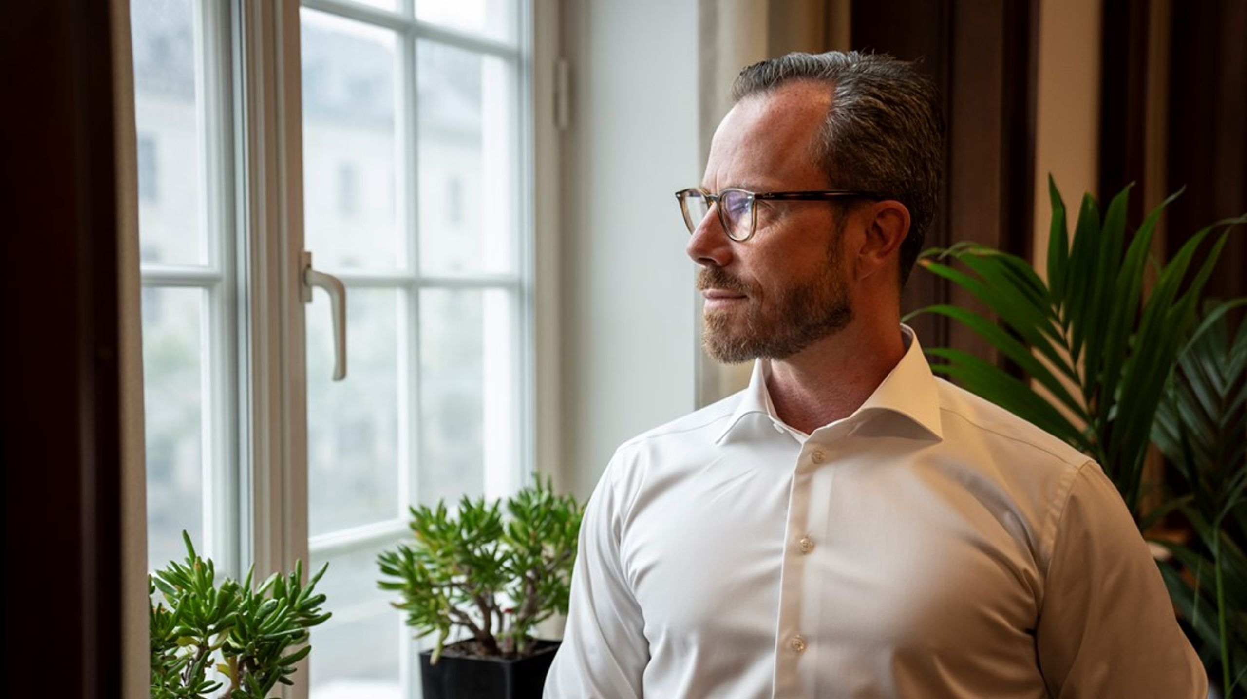 Det virker hovedløst at sende Ellemann i byen uden et klart svar på et spørgsmål, hans rådgivere må have kunnet forudse, ville komme, skriver Morten Reimar om Ellemanns interview i Genstart.