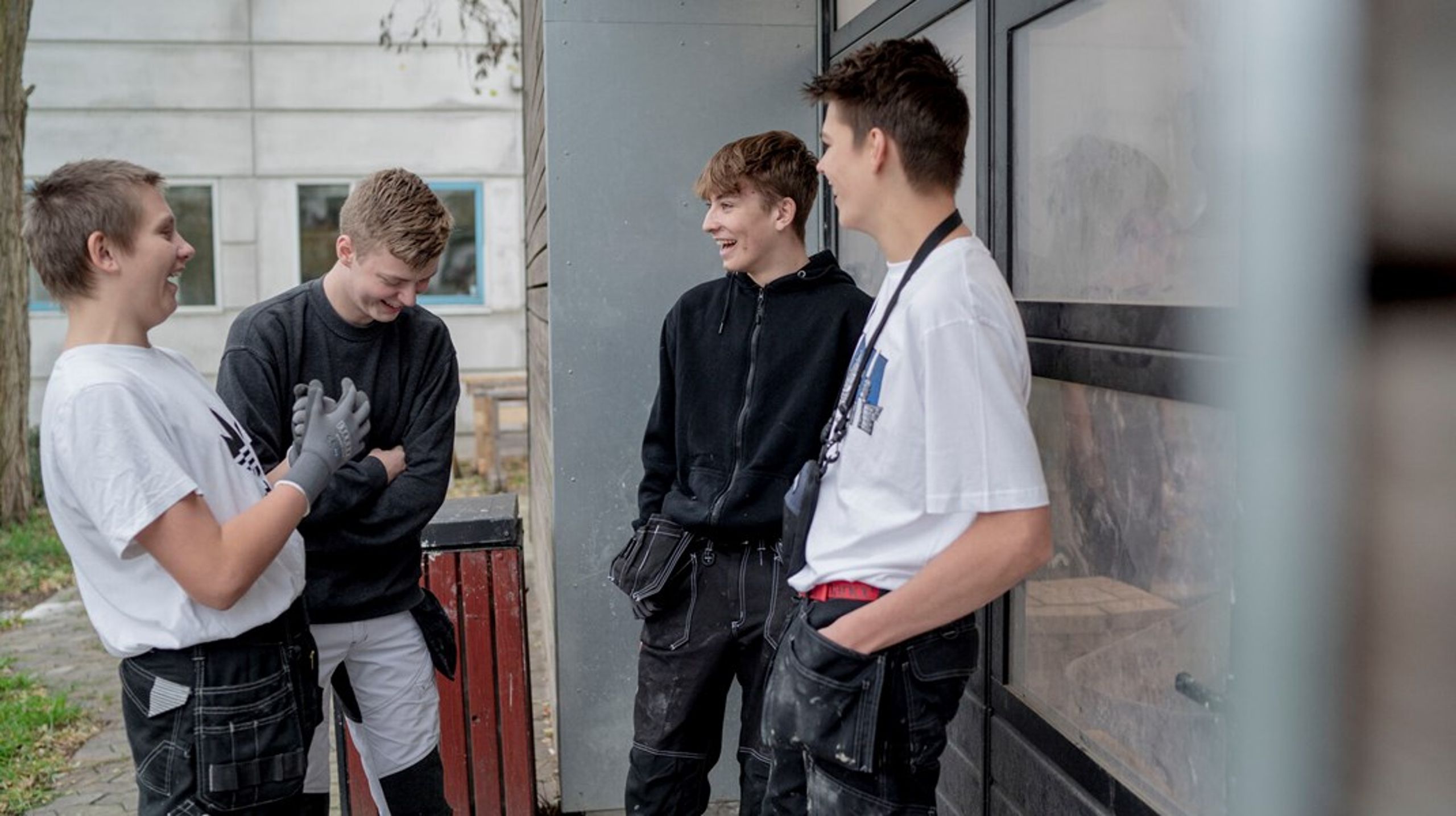 Med et tilbageblik på erhvervsskolerne og pædagogikkens historie kan vi finde konkrete bud på, hvordan uddannelserne igen kan blive attraktive, skriver Hans Henrik Hjermitslev.&nbsp;