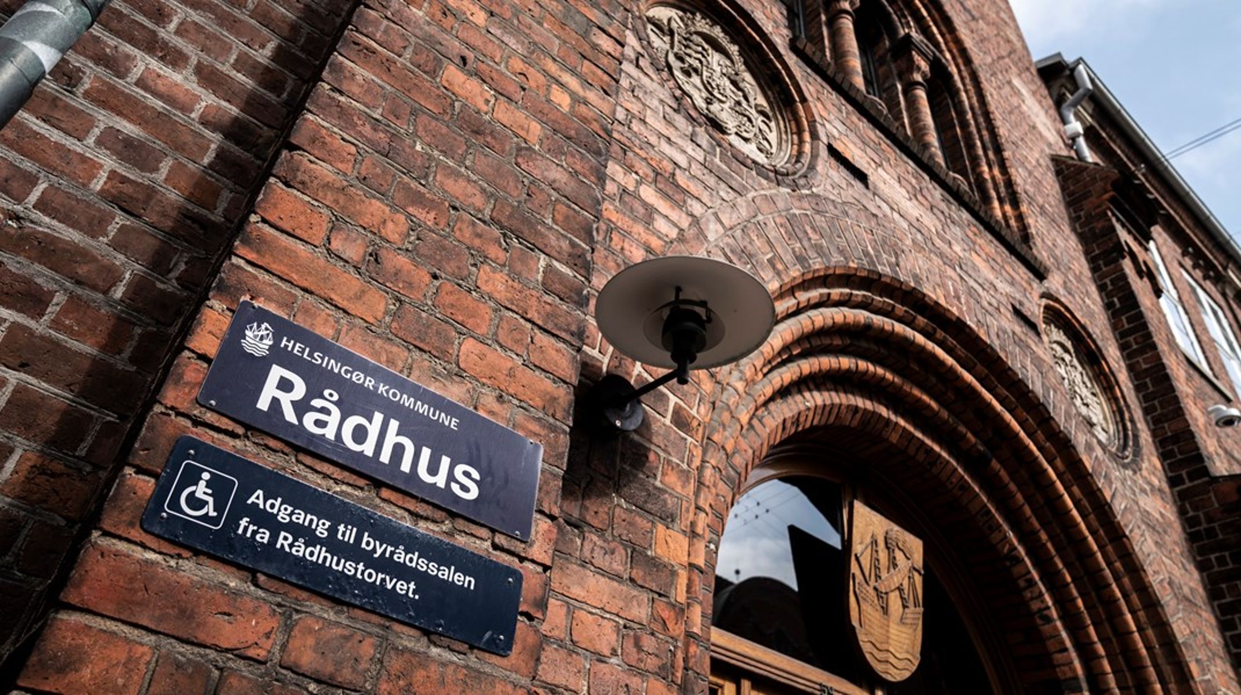 Peter Arhnung bliver nu konstitueret direktør i Helsingør Kommune. Dermed overtager han&nbsp;Lars Richs ansvarsområder.