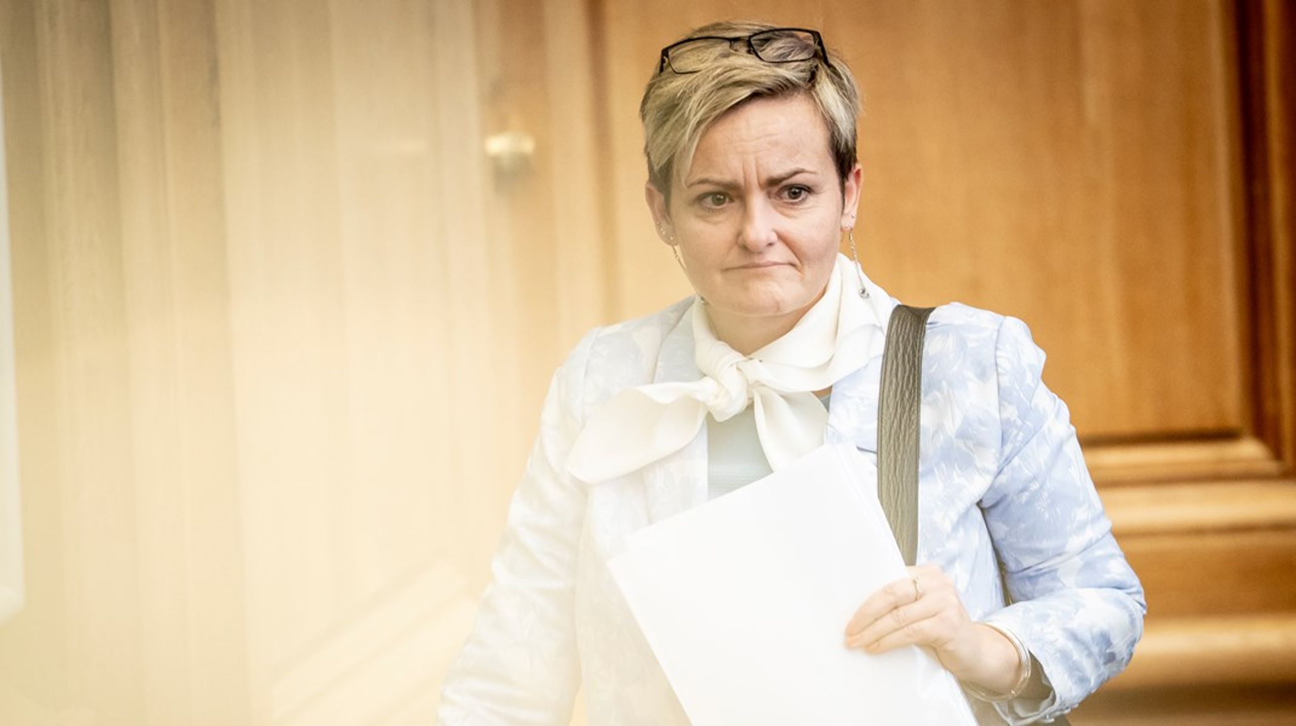 Social- og boligminister Pernille Rosenkrantz-Theil overbringer&nbsp;på vegne af regeringen en undskyldning til de borgere, der tidligere har været anbragt i sær- og åndssvageforsorgen.&nbsp;