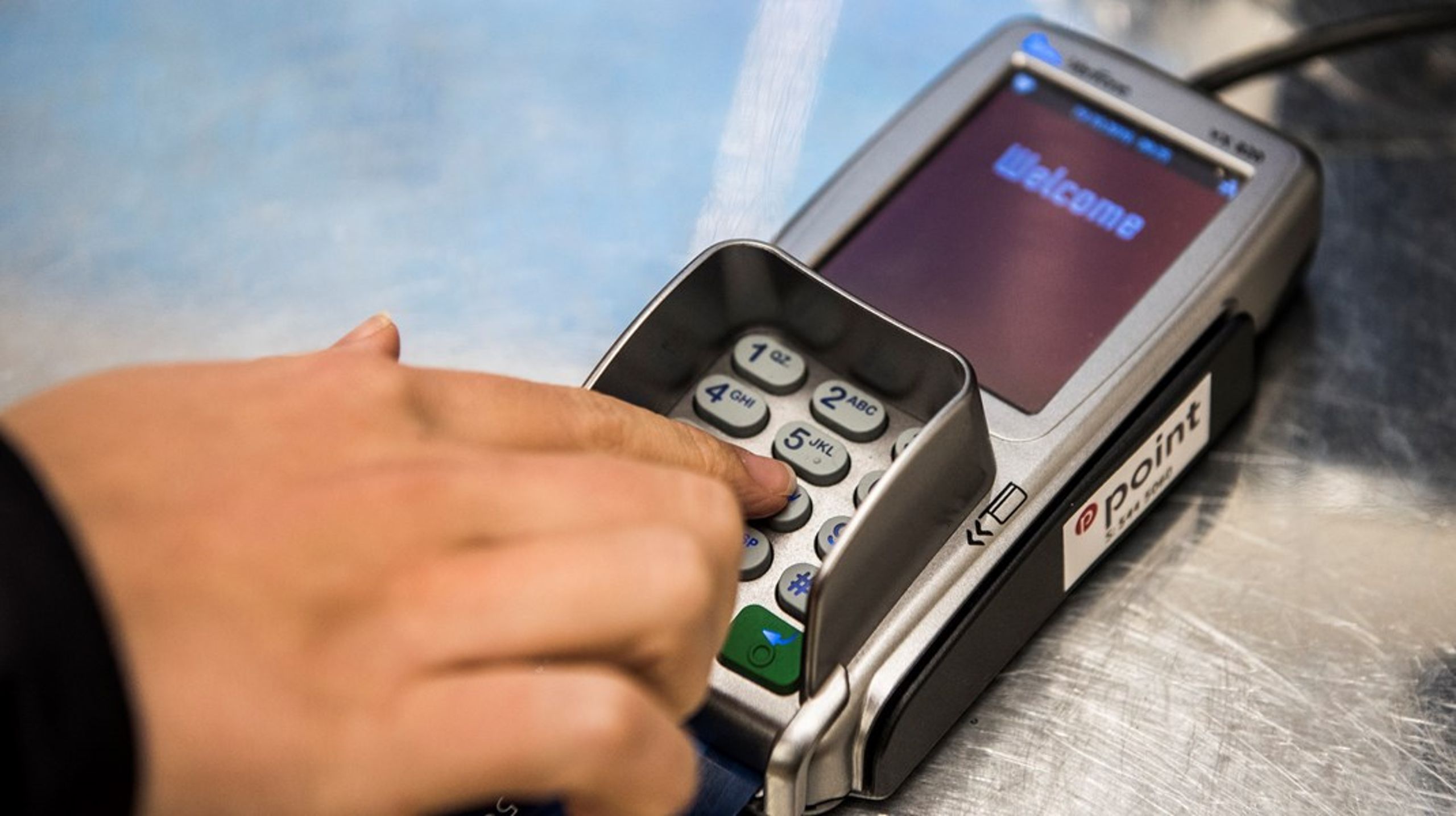 Rigsrevisionen har i flere beretninger kritiseret Forsvarsministeriet for sin kontrol med de ansattes brug af betalingskort.&nbsp;