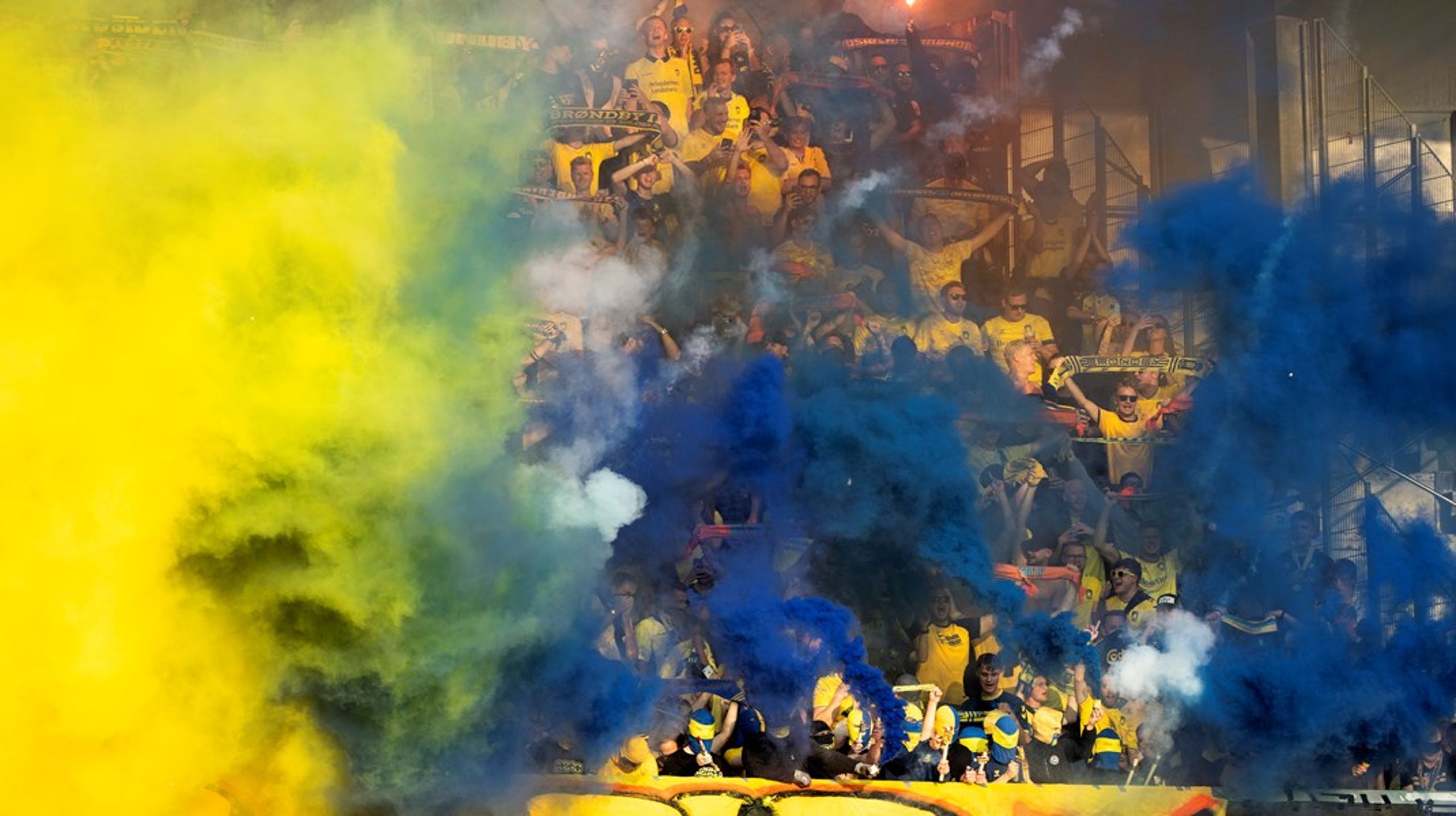 Det medførte månedlange fanprotester, da Brøndby blev solgt til udenlandske ejere.