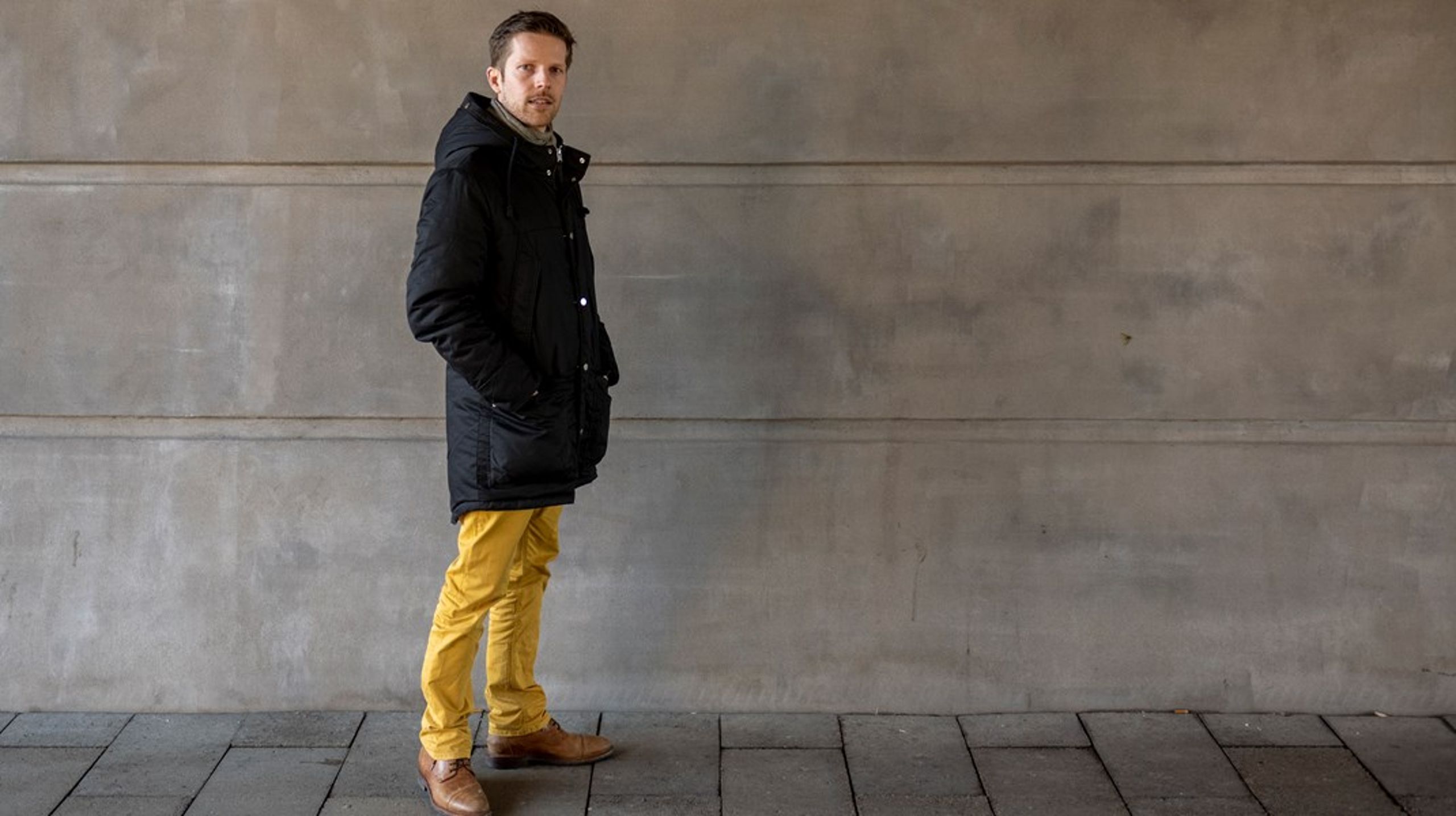 Når folk tager oksekød fra buffeten, eller hvis de skruer op for varmen på kontoret, synes holdningen at være, at regeringen ikke skal blande sig i folks privatliv. Men måske bør den faktisk blande sig, skriver Jesper Dalgaard Pøhler.&nbsp;&nbsp;