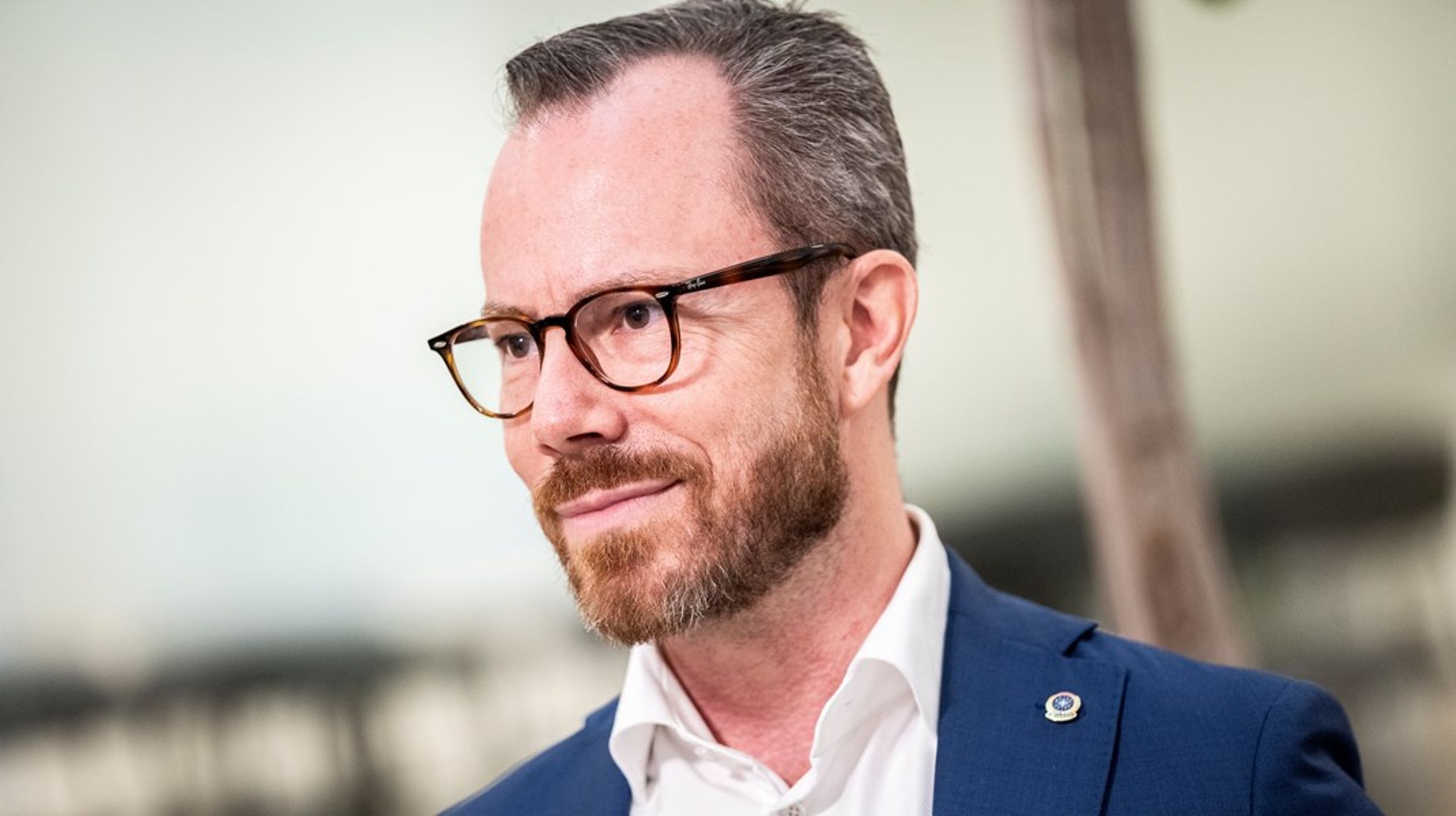 Økonomiminister Jakob Ellemann-Jensen (V) udskyder efterårsferien lidt ved i stedet at tage til Luxembourg, hvor EU-landenes finans- og økonomiministre træder sammen tirsdag.&nbsp;