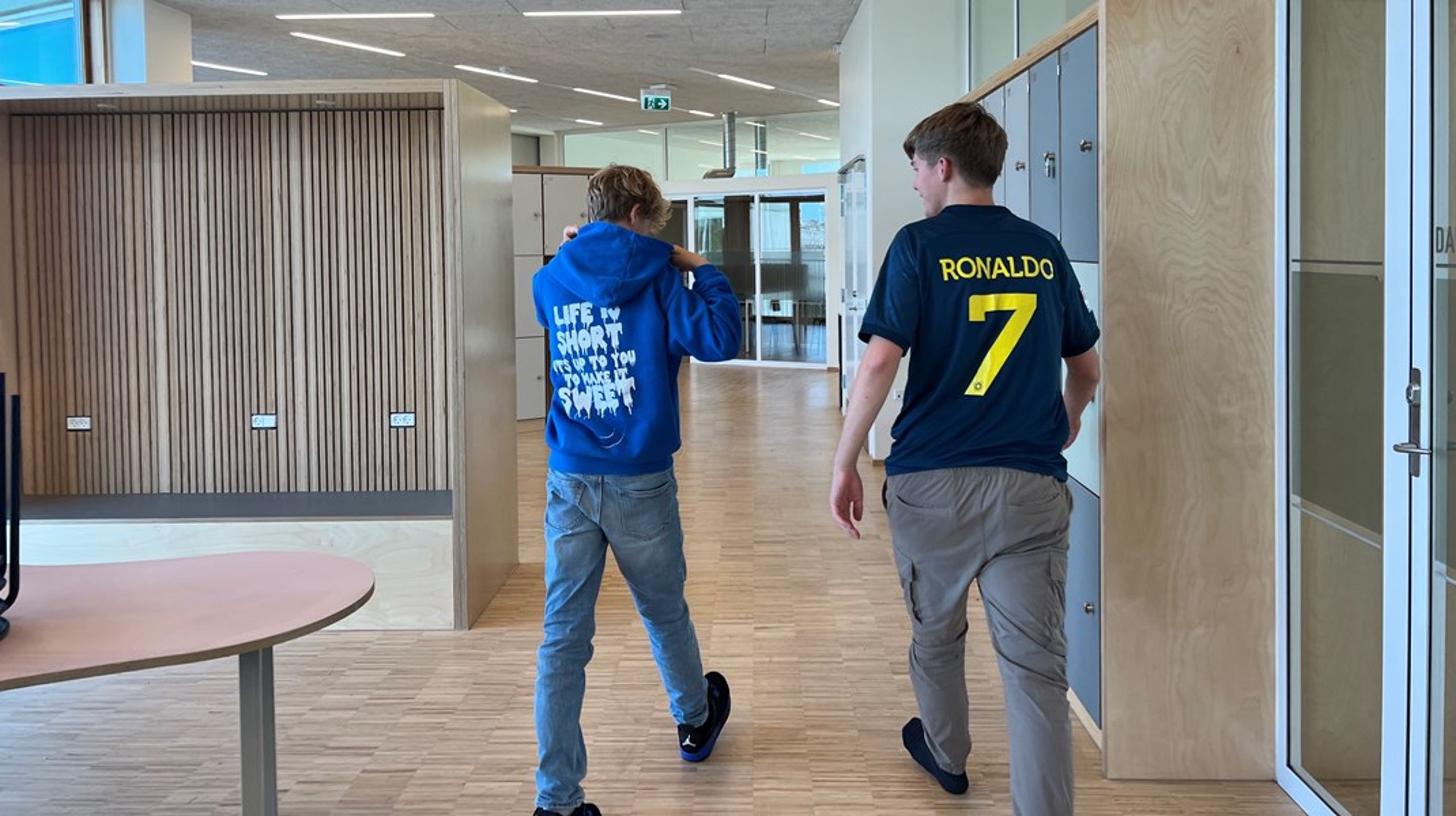 Valdemar og Storm fra 9.X på Skolen ved Sundet fortæller, hvordan den bedste og værste skoledag ser ud, og så vurderer de regeringens forslag om mere praktik og færre undervisningstimer.&nbsp;