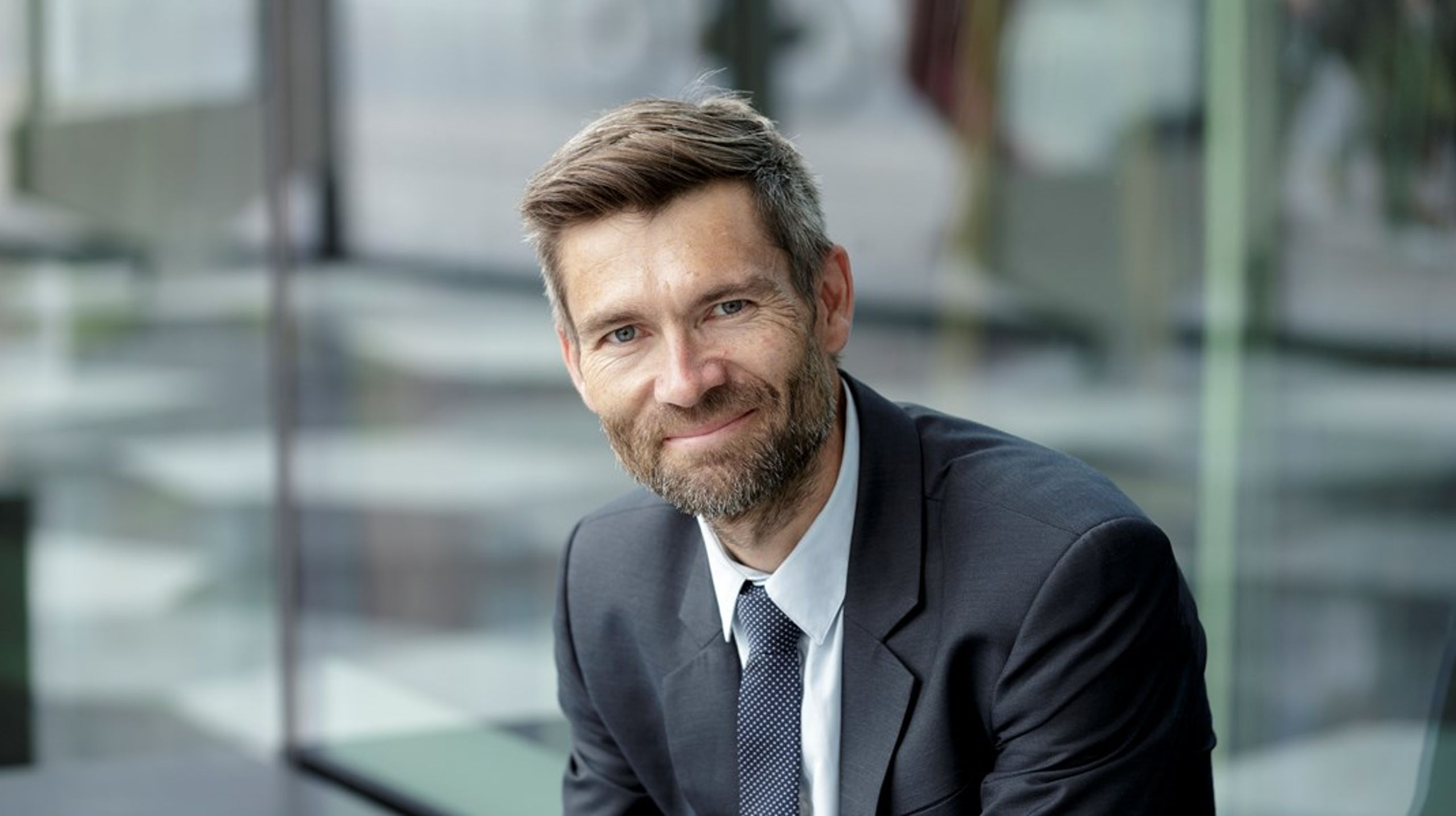 Ifølge DI&nbsp;er danske virksomheder&nbsp;blevet mødt med i alt 5422 siders regulering fordelt over 80 forordninger og 36 direktiver&nbsp;i
perioden fra 2017 til 2022. "Ingen stopper og forholder sig til, hvad det betyder for virksomhederne i dagligdagen," siger Kim Haggren,&nbsp;vicedirektør for erhvervsjura og rapportering samt iværksætteri, regelforenkling og SMV-politik i DI.