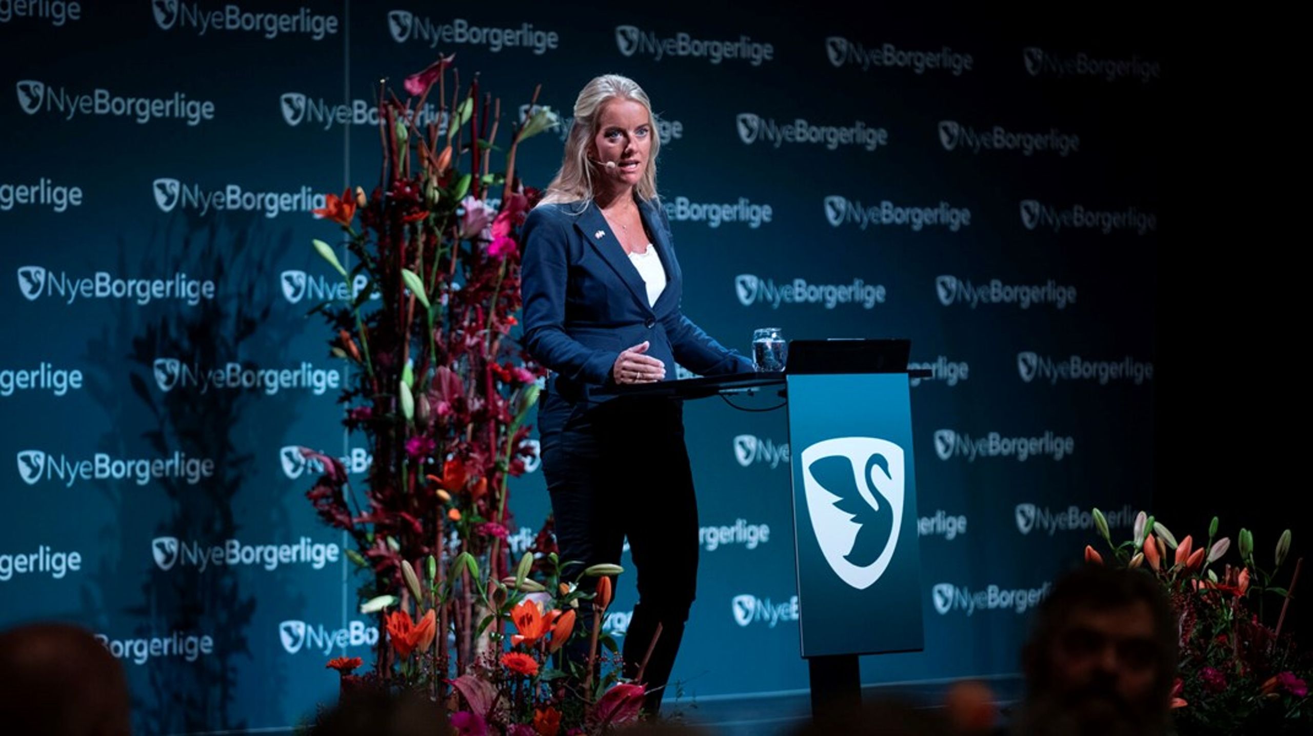 Pernille Vermund kritiserer ideen om&nbsp;450 meter høje kæmpevindmøller ved Vadehavet, der er udnævnt til UNESCO verdensarv. "Det er jo helt blæst," sagde hun på Nye Borgerliges landsmøde i weekenden.
