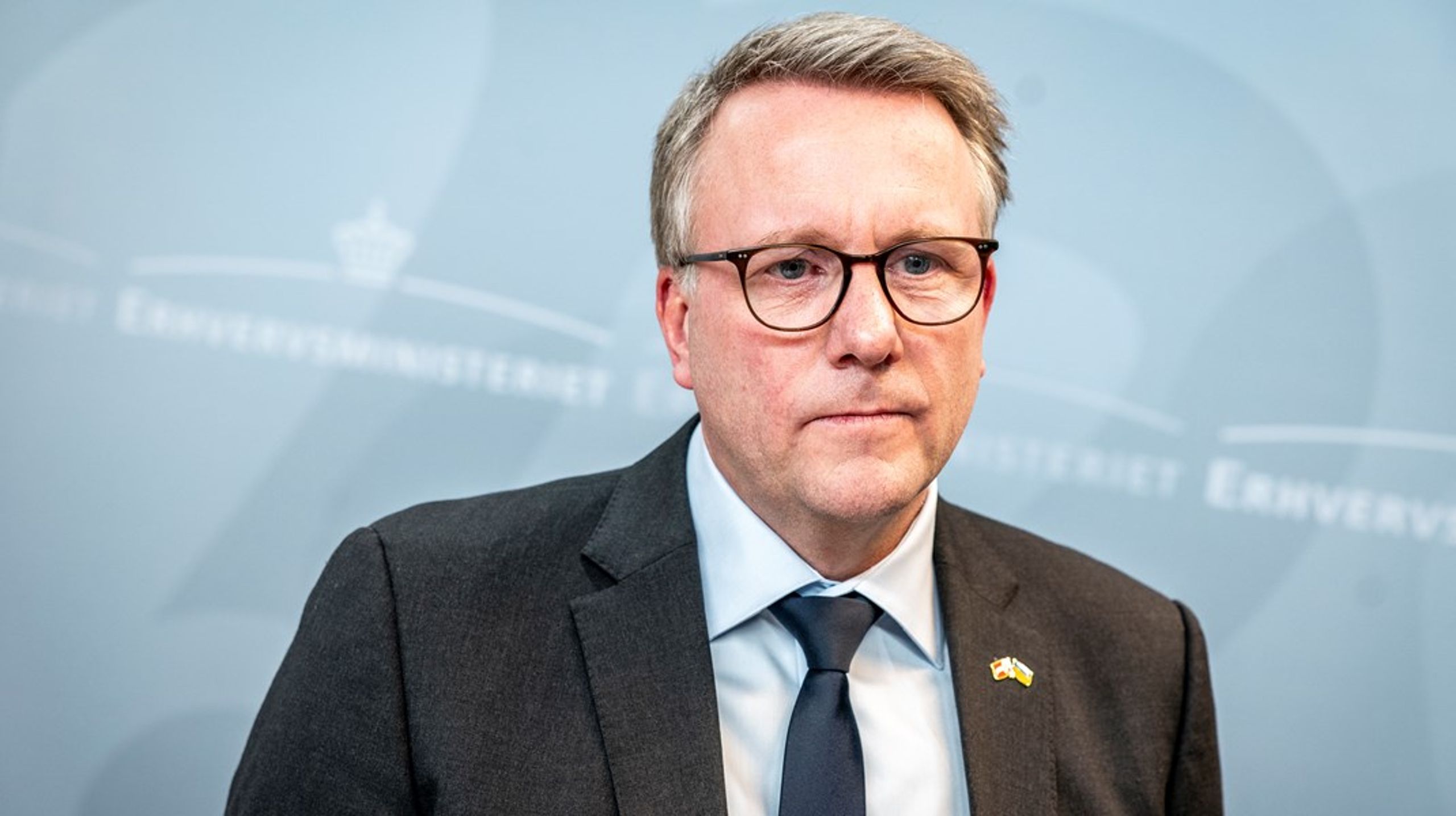 Vi må&nbsp;konstatere, at erhvervsministeren, i de udtalelser han er kommet med i forbindelse med varslingen af den kommende nationale strategi, afslører, at han har nogle alvorlige blinde vinkler eller risikerer at få dem,&nbsp;skriver&nbsp;Jeanette Carlsson