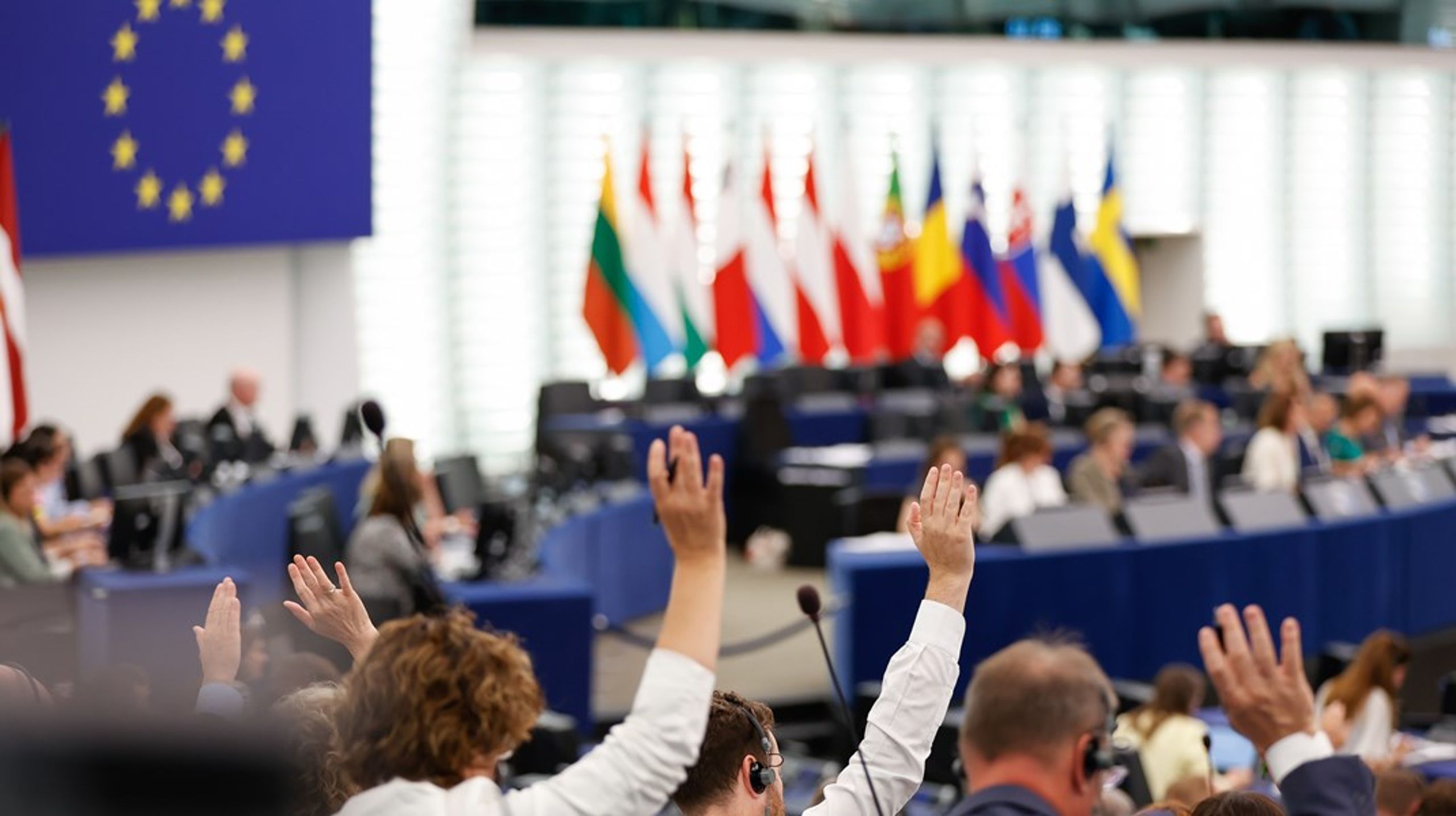 <div>EU's nye rapporteringskrav har potentiale til at skubbe 
virksomheder i en grønnere retning, men det løser ikke alle vores udfordringer. Derfor 
fortsætter vi med at presse på for mere lovgivning, skriver Kira Marie Peter-Hansen (SF) og Marianne Vind (S).</div>