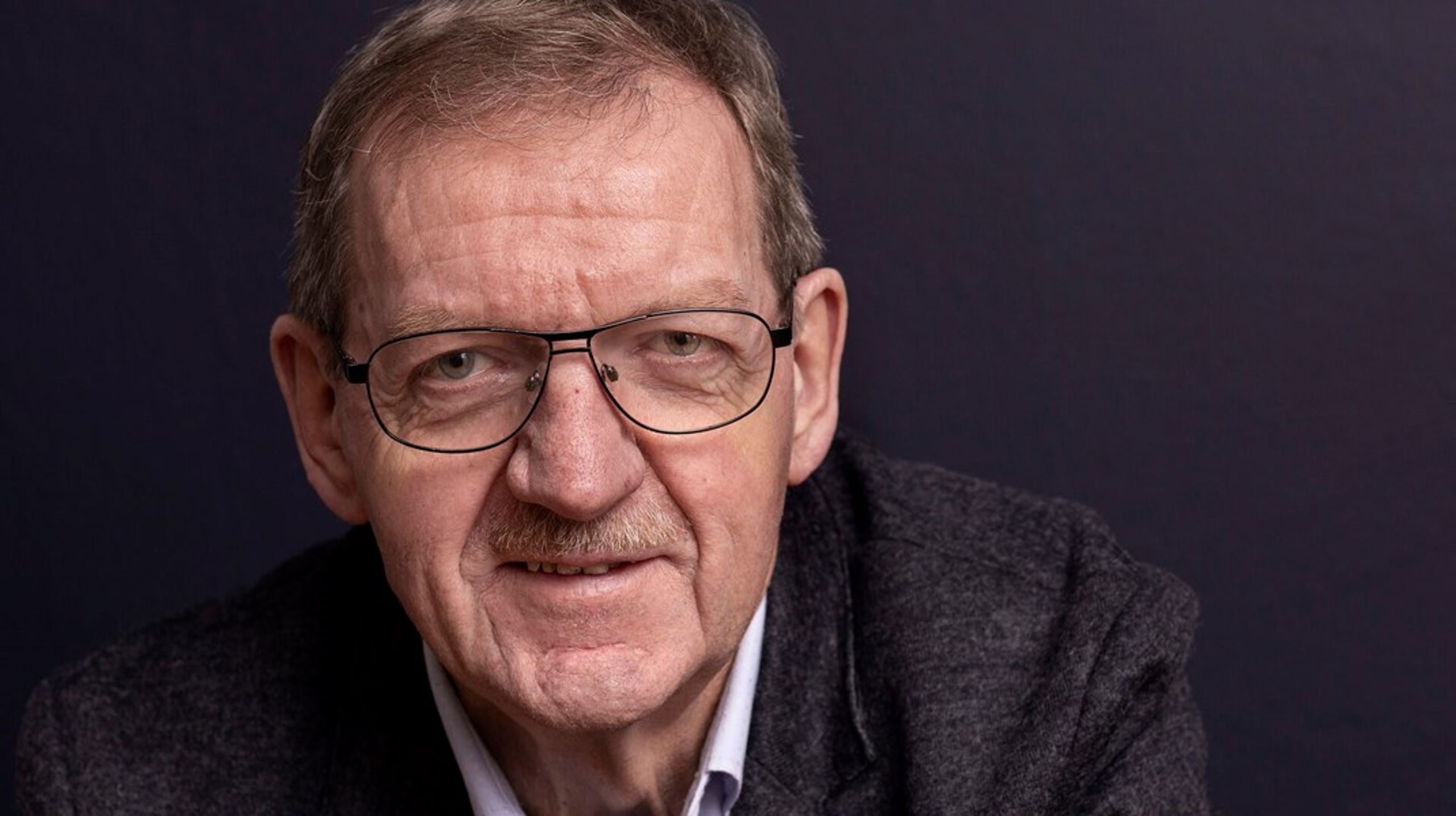 Helle Thorning-Schmidt&nbsp;"overtog Margrethe Vestagers økonomiske politik og solgte ud af arvesølvet. Og når hun udlagde vores politik, var det som om, at hun læste op af et Ritzau-telegram", mener Bjarne Laustsen.&nbsp;