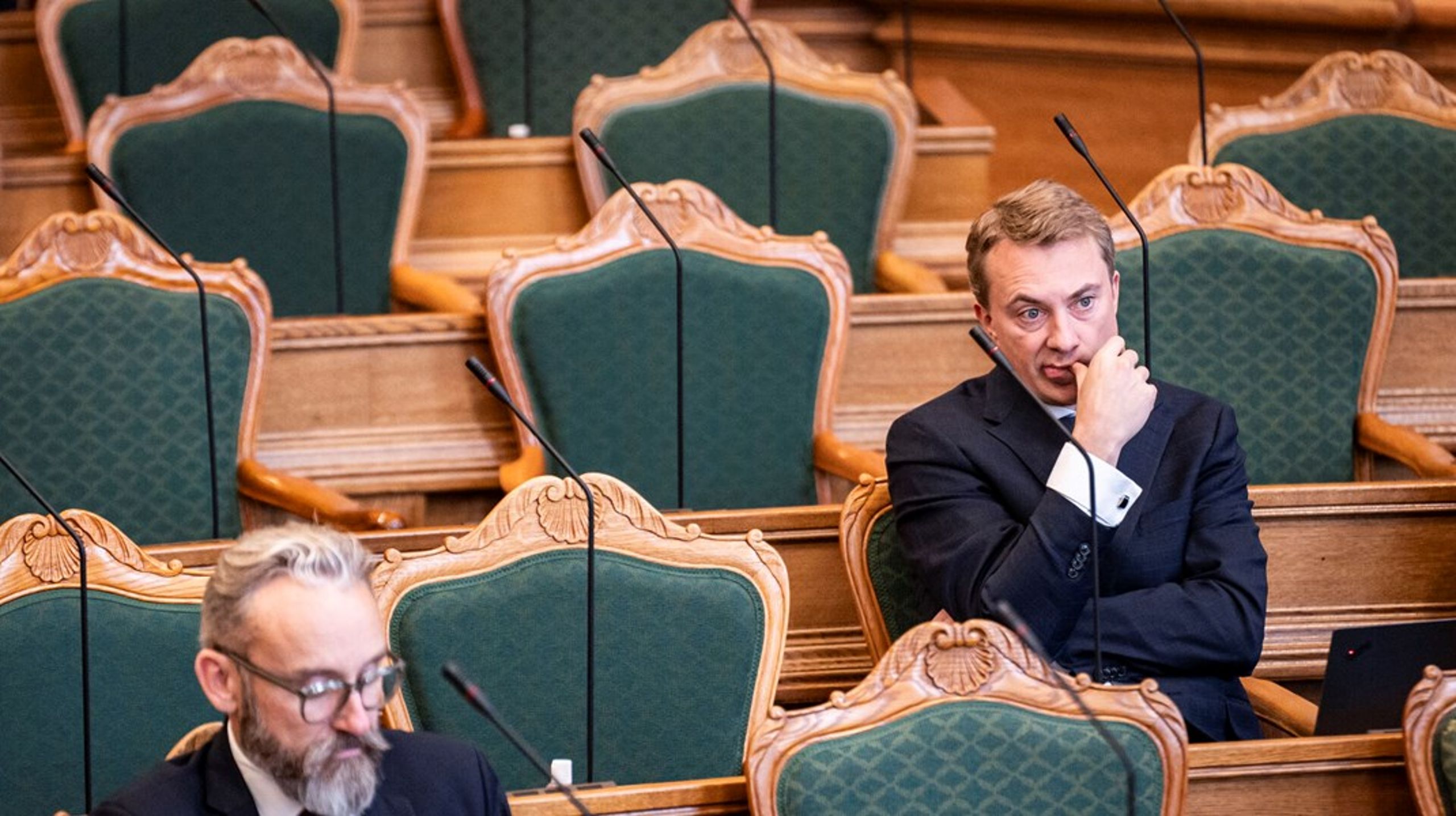 Morten Messerschmidt (DF) er for andet år i træk det folketingsmedlem, der har stillet flest skriftlige spørgsmål – såkaldte §20 spørgsmål –&nbsp;til ministrene i sidste folketingsår.&nbsp;