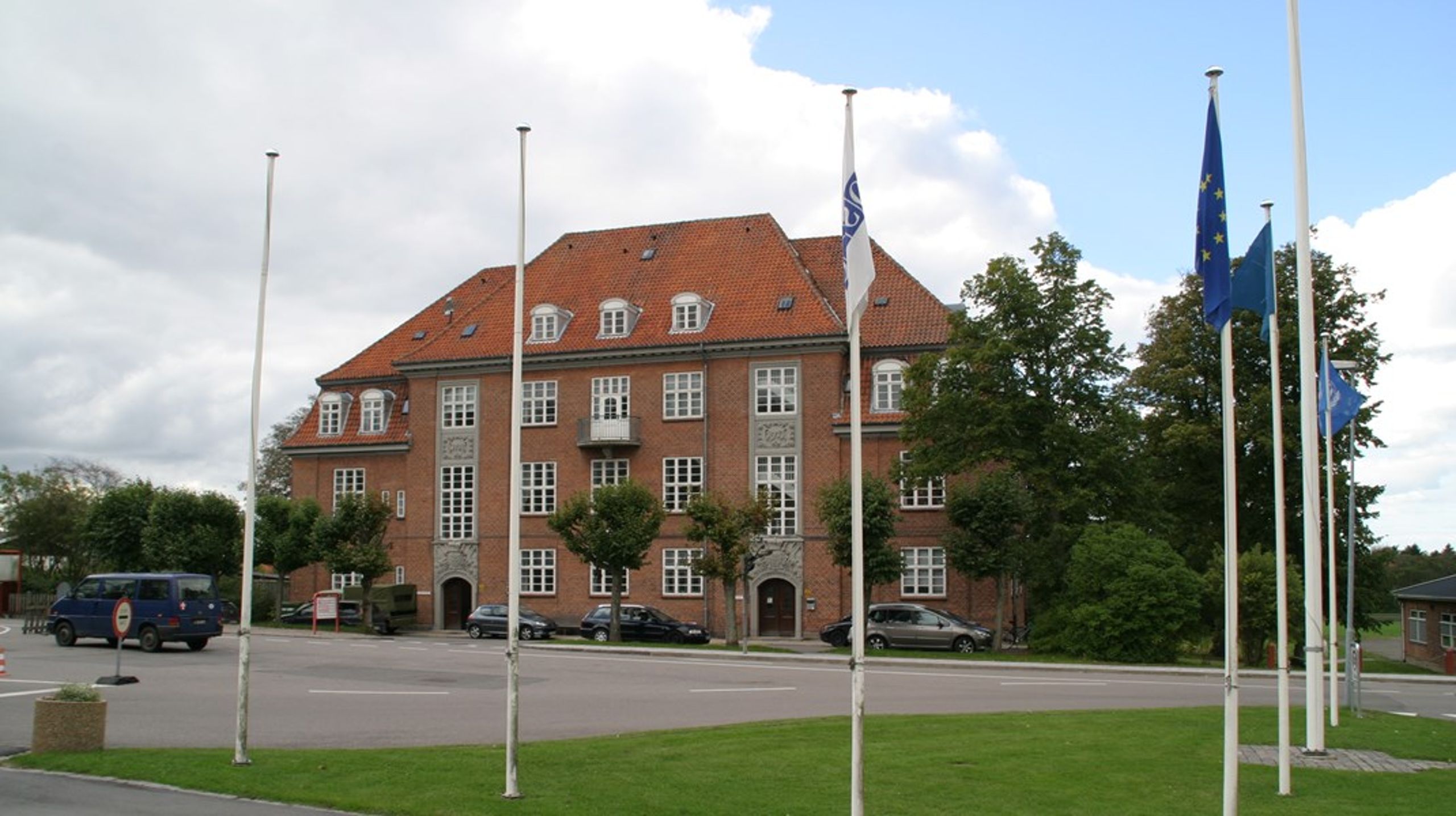 Vordingborgs borgermester Mikael Smed (S) arbejder på højtryk&nbsp;for at sikre Vordingborg Kaserne penge til næste delforlig for Forsvaret.