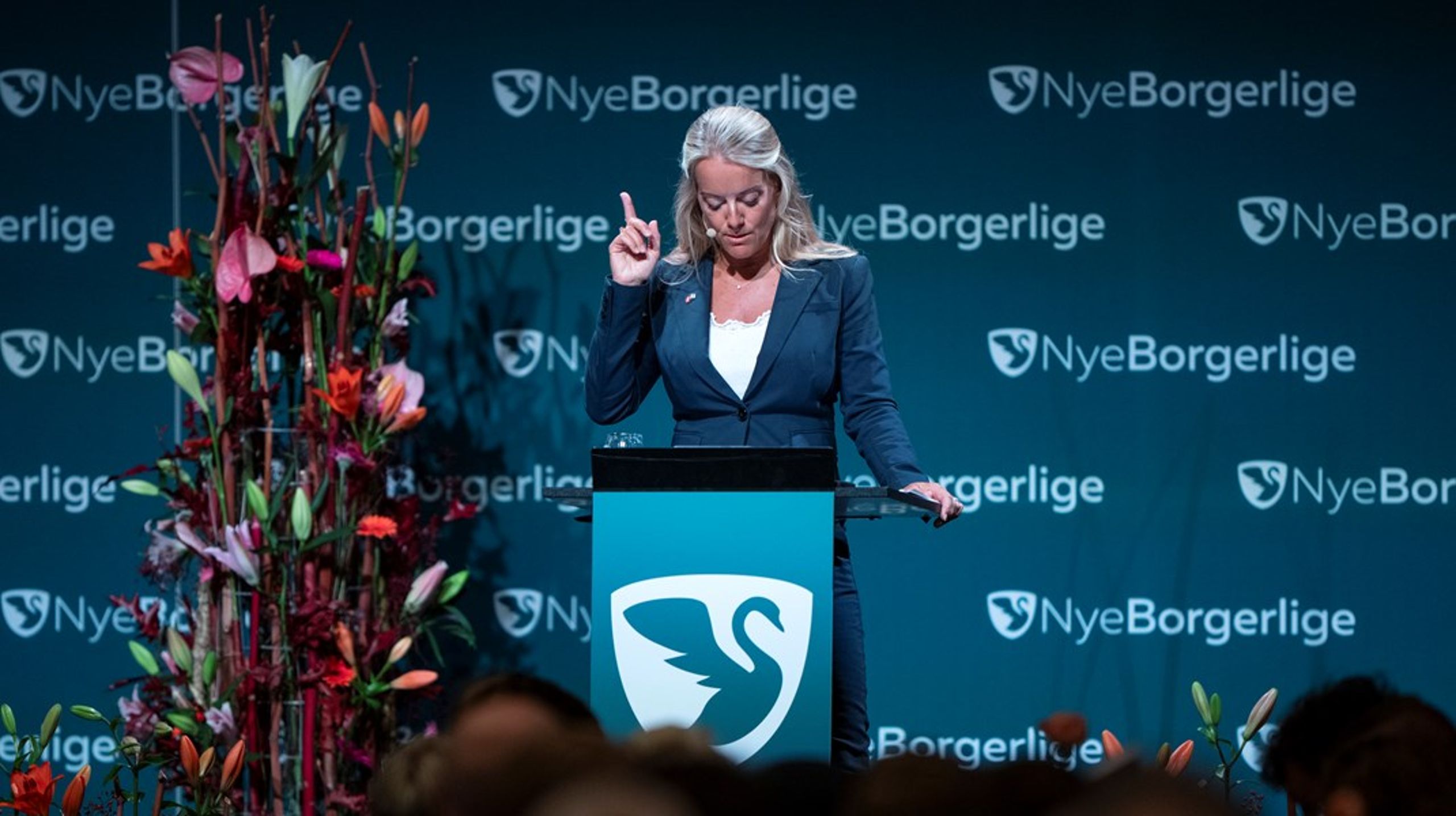 Partistifter og tidligere formand, Pernille Vermund, som nu slår sine folder i Liberal Alliance, har indstillet til hovedbestyrelsen, at Nye Borgerlige nedlægges. Beslutningen bliver truffet på et møde i hovedbestyrelsen søndag.&nbsp;
