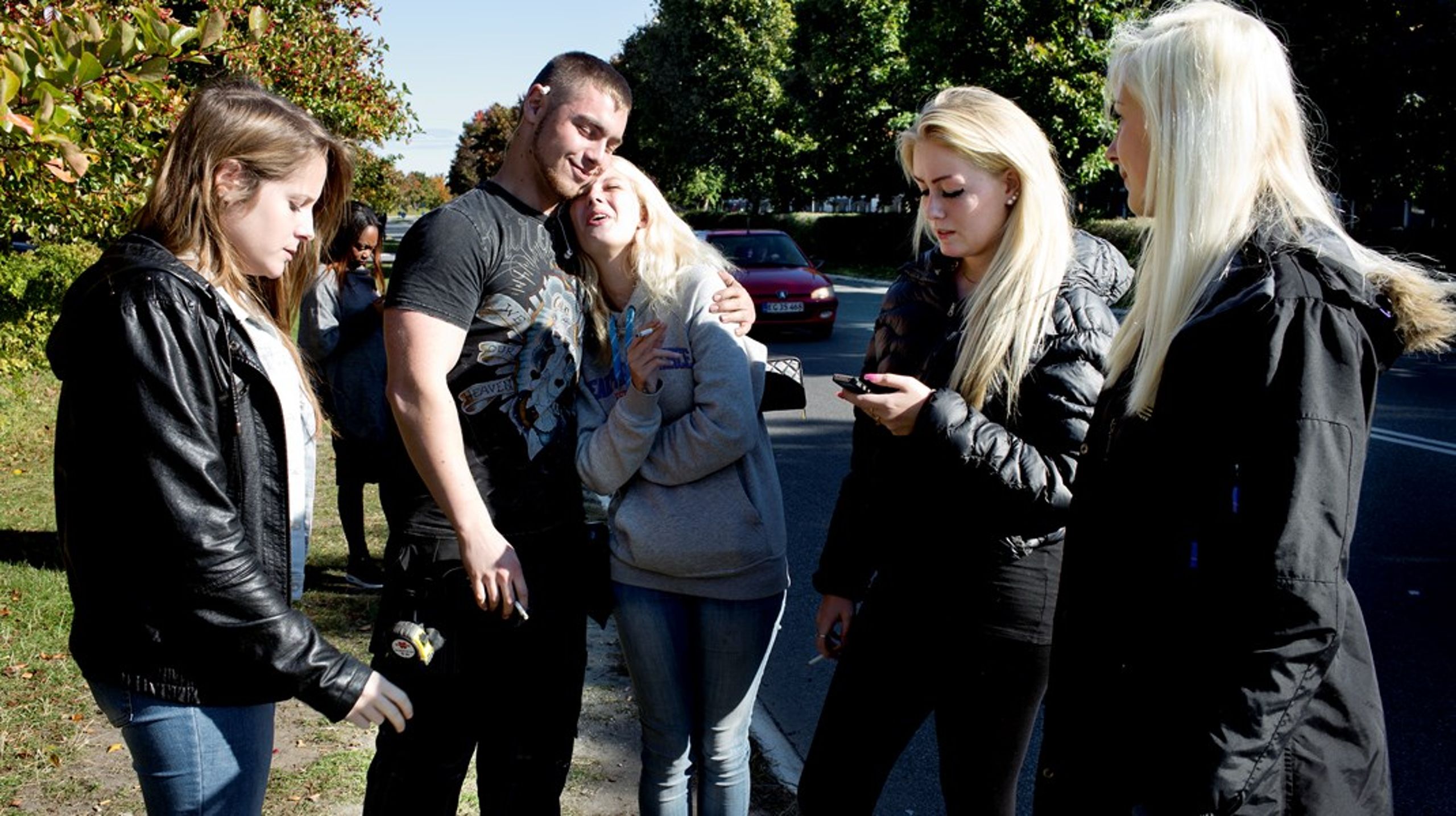 <div>Selvom ledigheden de seneste år har været rekordlav, er der fortsat en stor gruppe unge, der hverken er i beskæftigelse eller uddannelse, og som ikke har gennemført en ungdomsuddannelse. En ny rapport tegner et portræt af gruppen.</div>
