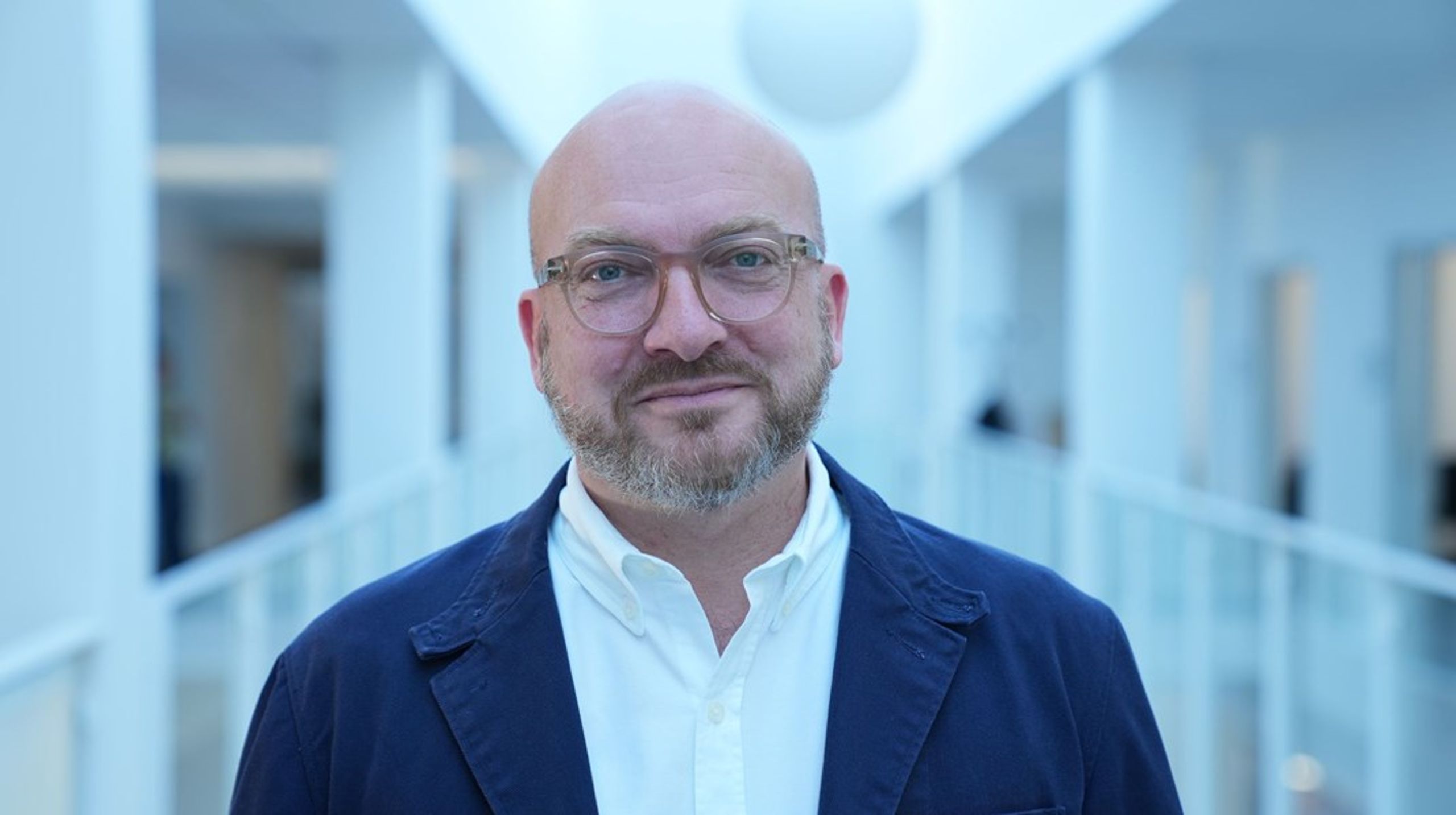 Niels Würgler Hansen er uddannet cand.scient.pol. fra Aarhus Universitet. Han har en fortid som chefkonsulent i Sundhedsstyrelsen, centerchef i Sundhedsministeriet og kontorchef i Finansministeriet.&nbsp;