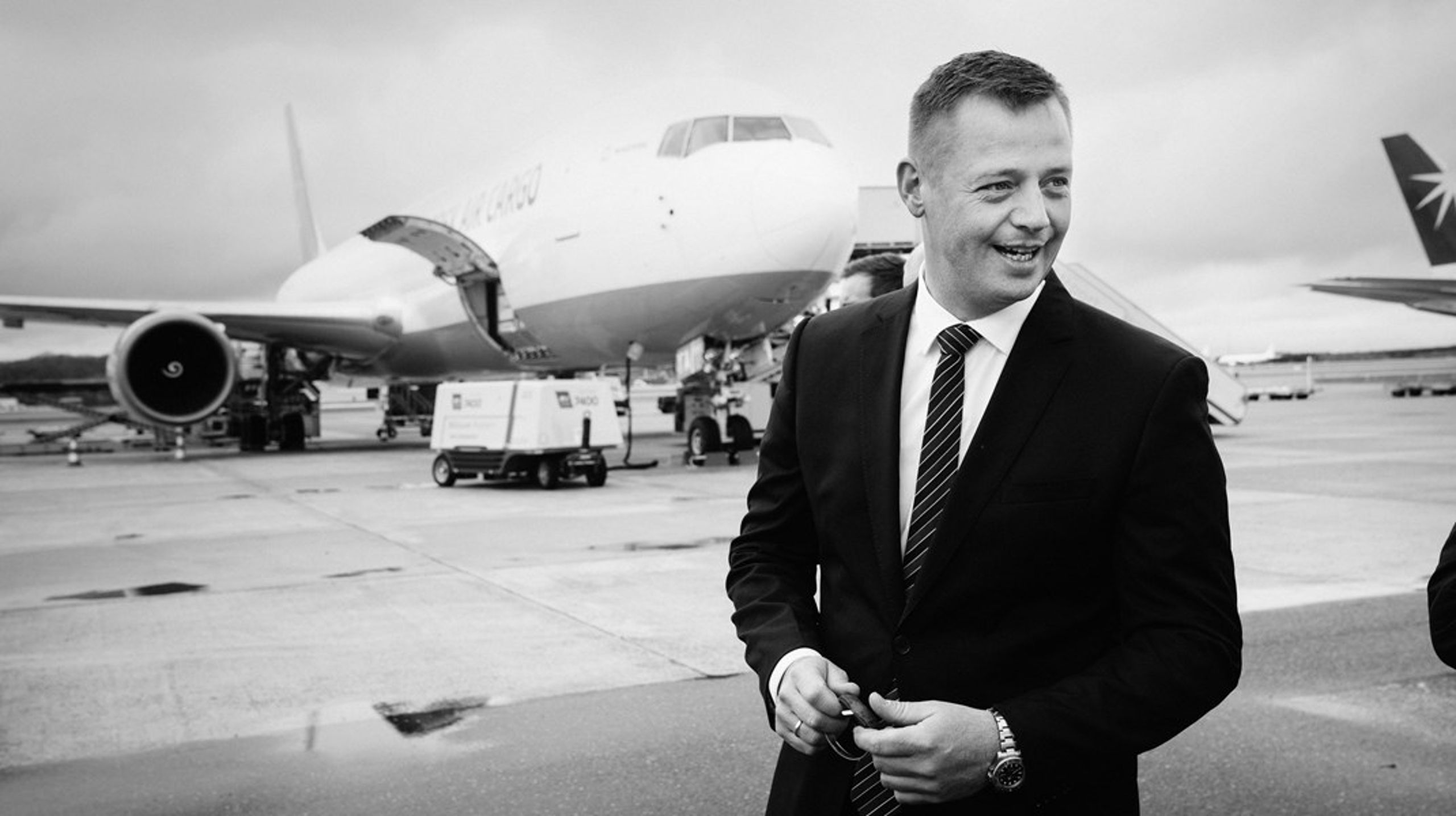 Øget statsstøtte og momsfritagelse er "samlet set en pakke, der giver lufthavnen gode muligheder for at drive indenrigsflyvning," siger transportminister Thomas Danielsen (V) under et besøg i Midtjyllands Lufthavn mandag.&nbsp;