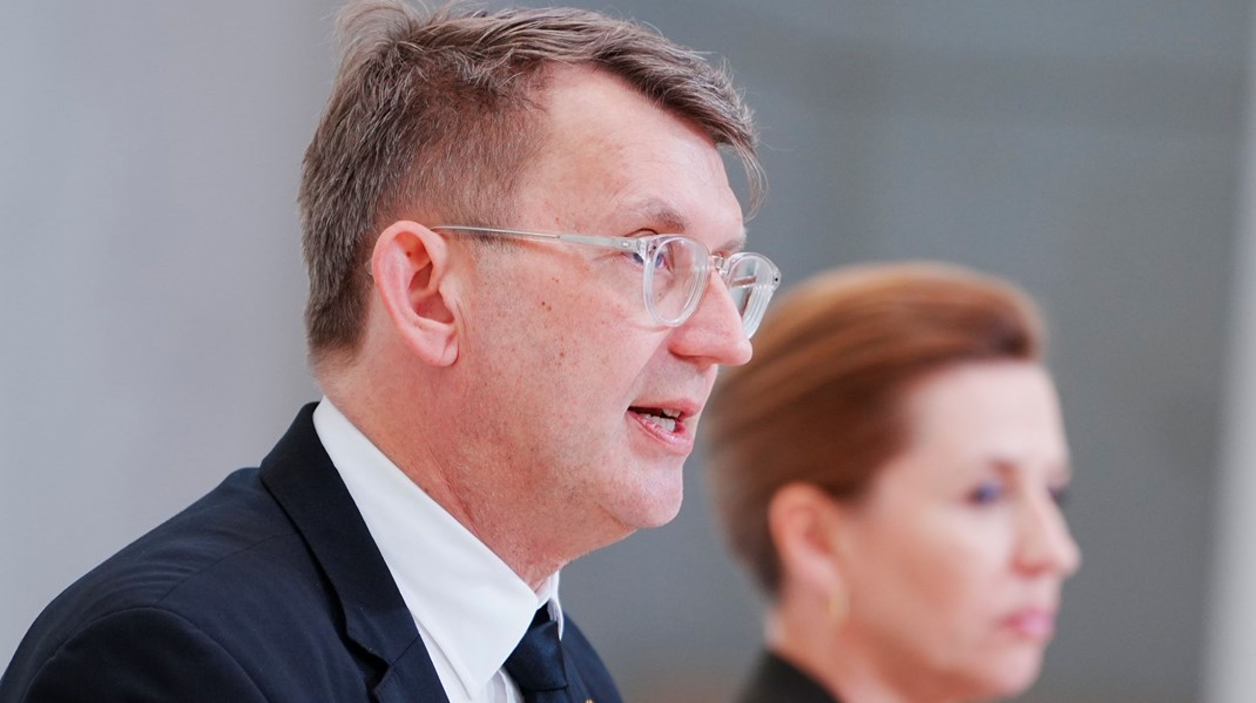 Det kan ikke beskrives som andet end et kollaps, når vores politiske ledelse overraskes over et&nbsp;hul i Forsvarets økonomi på 38 milliarder kroner,&nbsp;skriver&nbsp;Steen Holm Iversen.
