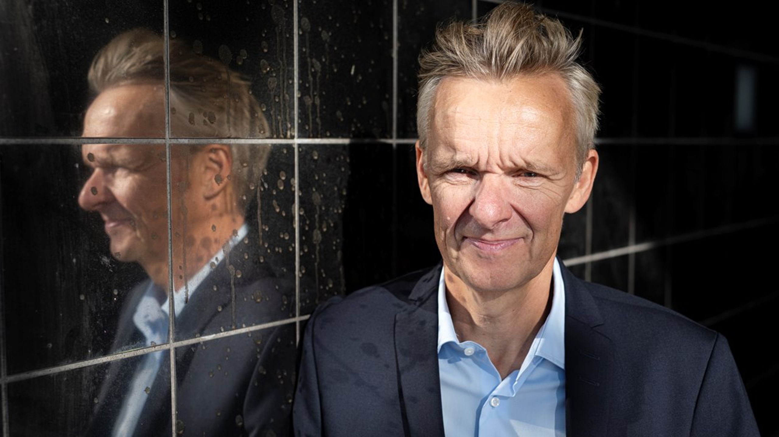 Pia Olsen Dyhrs kovending om et regeringssamarbejde over midten&nbsp;vil sende SF's vælgere i armene på Pelle Dragsted, skriver Poul Madsen.