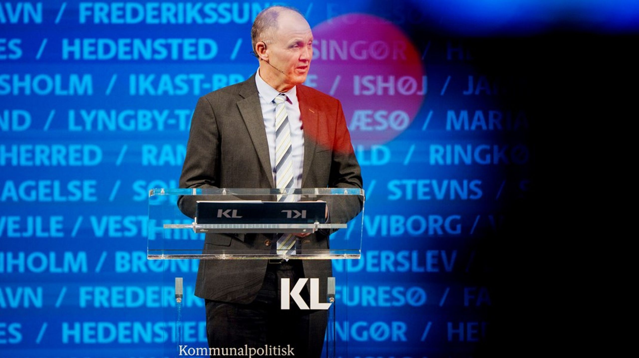 KL's formand Martin Damm (V) vil udfordre Folketinget til at give endnu mere slip om tøjlerne for den offentlige sektor.<br>