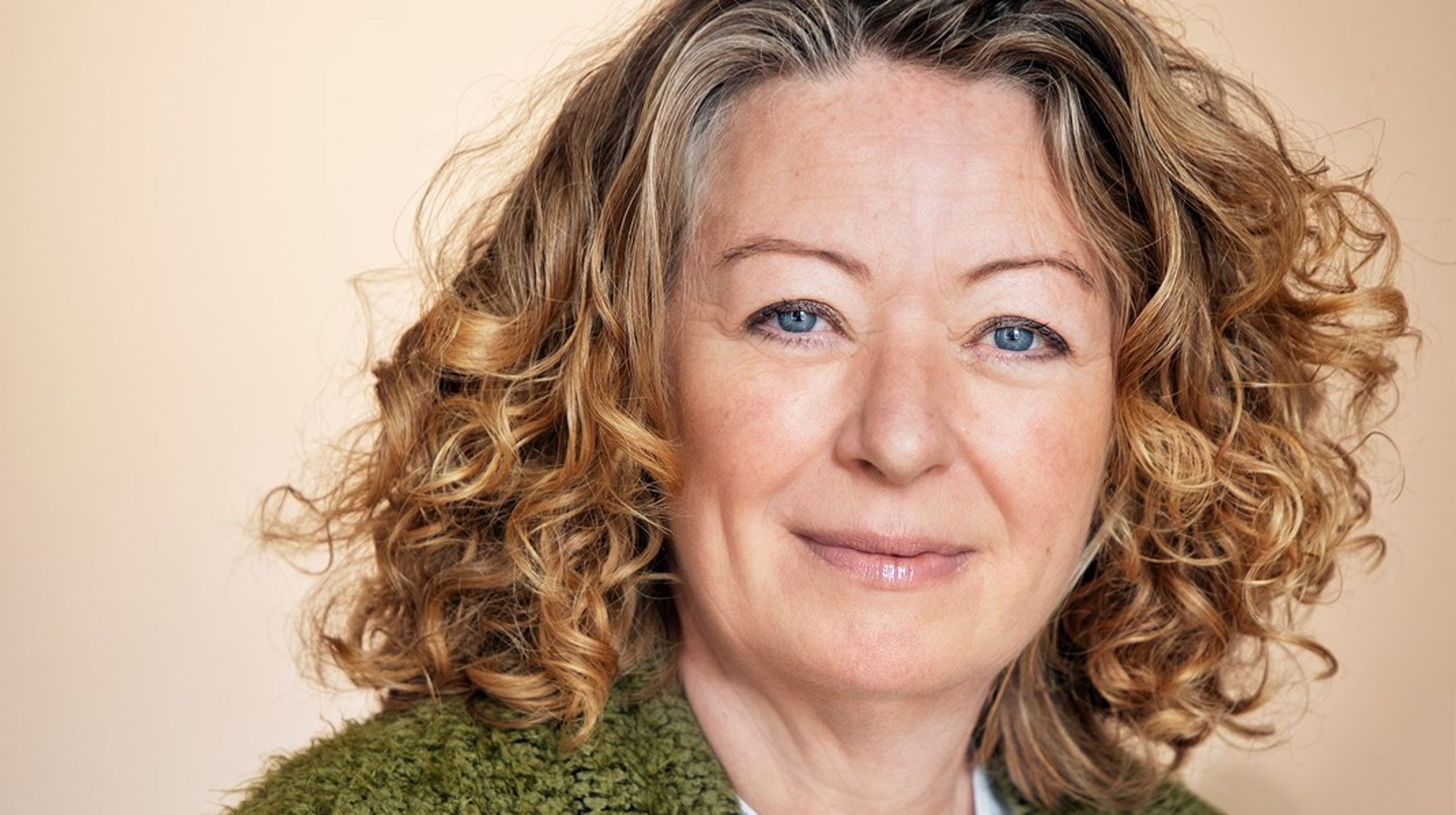 Statsministeren forsøger igen og igen at opildne til, at vi skal give den en ekstra skalle på arbejdet.&nbsp;Det virker dog mest, som om statsministeren taler for døve øre. For flere og flere danskere har mest travlt med at få arbejdet overstået, skriver Jane Mylenberg.