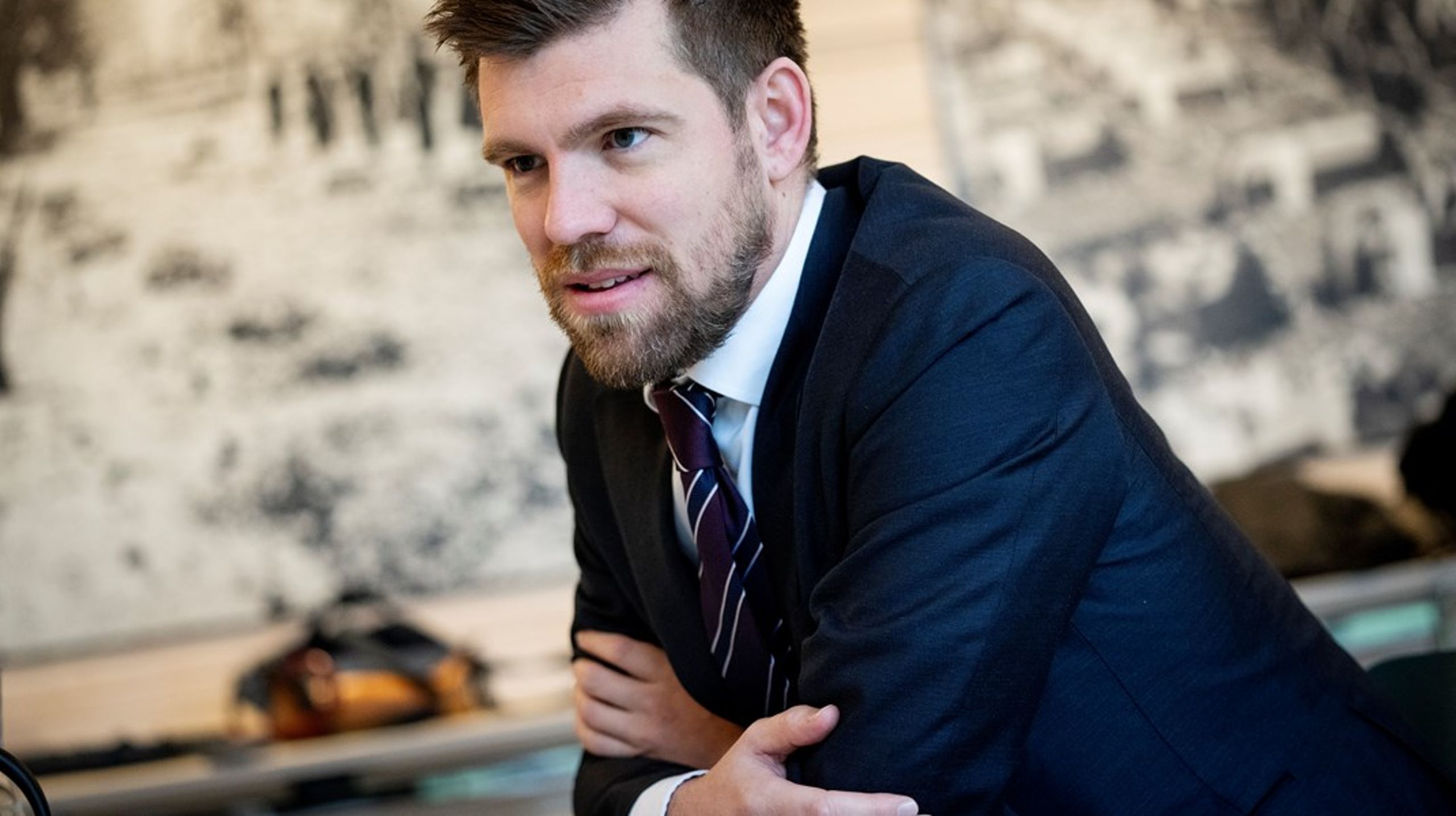 Udover at lave en ny spørgeundersøgelse vil Morten Dahlin nedsætte to arbejdsgrupper, som skal arbejde med forslag til at lette arbejdet for de frivillige i menighedsrådene.