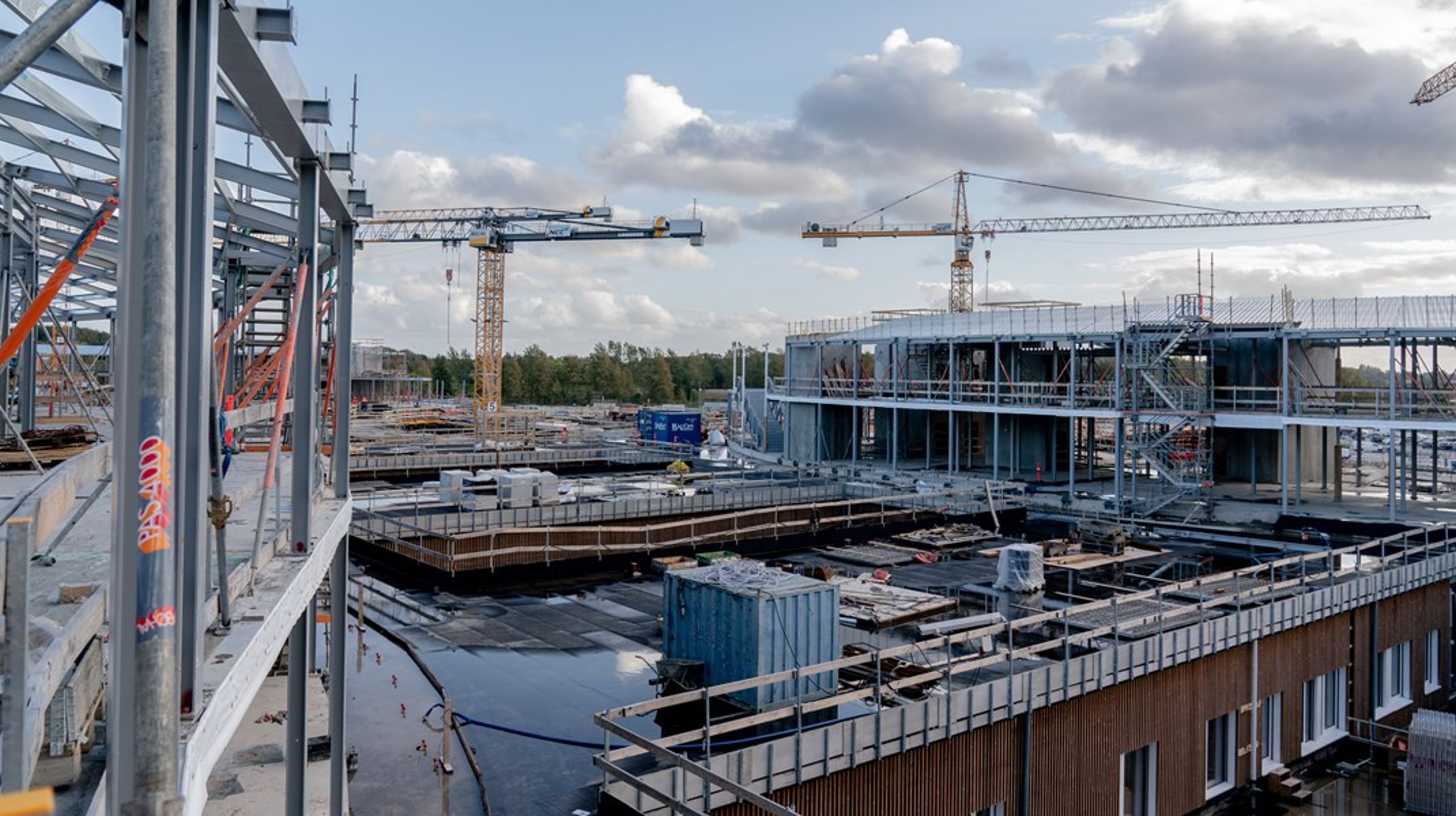 Senest i 2050 skal byggesektoren være klimaneutral, og i 2030 skal&nbsp;alle nye bygninger være klimaneutrale ifølge EU's nye bygningsdirektiv.<br>