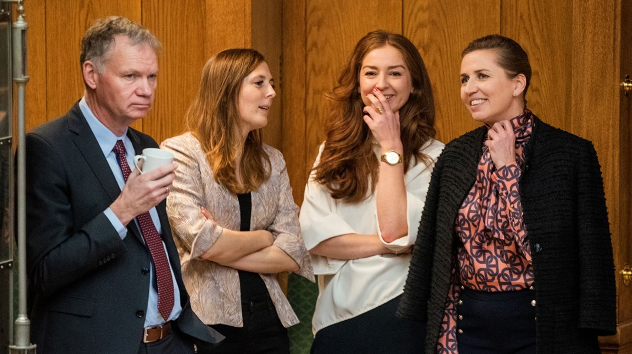 <span>Det er i det hele taget nemmere at regne ud, hvad de store lobbyorganisationer mener, end hvad politikerne og partierne mener. De politiske tektoniske plader flytter rundt, skriver Søren Søndergaard, tidligere pressechef i Dansk Folkeparti.<br></span>