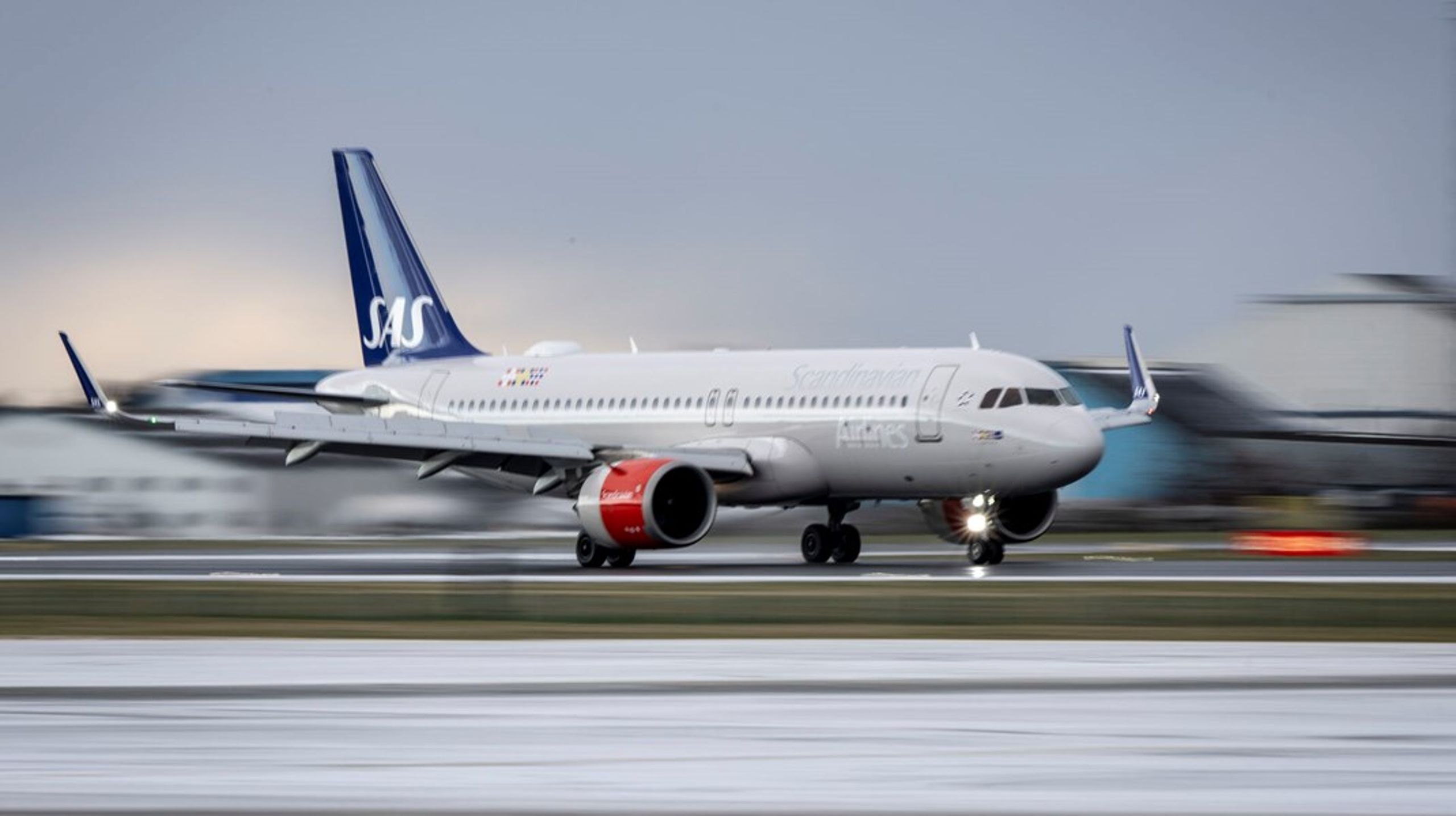 Med aftalen om en passagerafgift for flytransport kan vi om bare seks år flyve 100 procent grønt i hele Danmark. Det åbner da helt nye perspektiver for at binde Danmark endnu tættere sammen med en stærk grøn indenrigsluftfart, skriver Jesper Kronborg