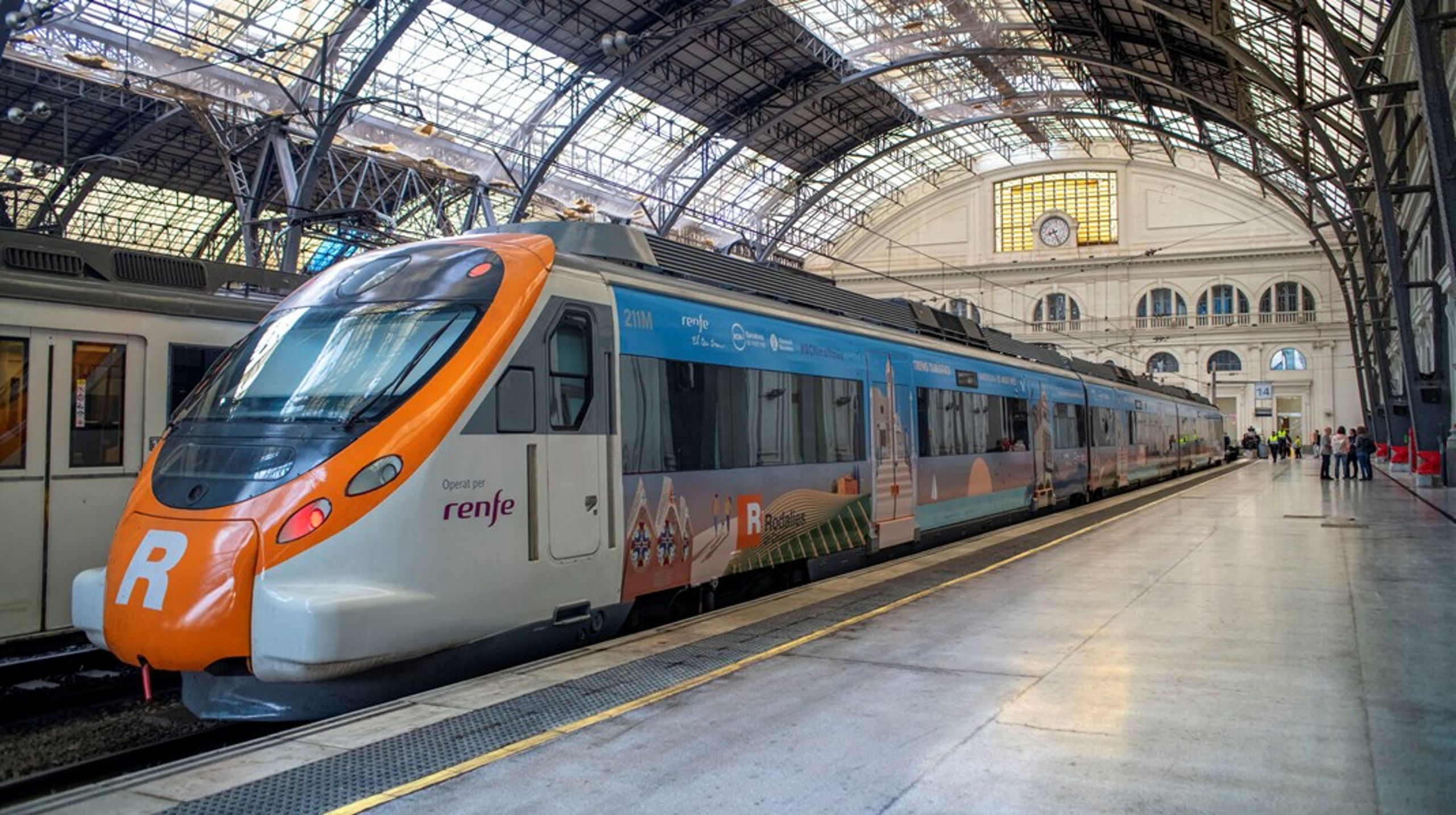 Lad os da gøre det så nemt som muligt at vælge den grønneste rejseform, så toget reelt kan blive en konkurrent til flyrejsen, hvor det er muligt, og dermed nedbringe lidt af den enorme udledning, som transportsektoren har ansvaret for, skriver Vibeke Myrtue Jensen.