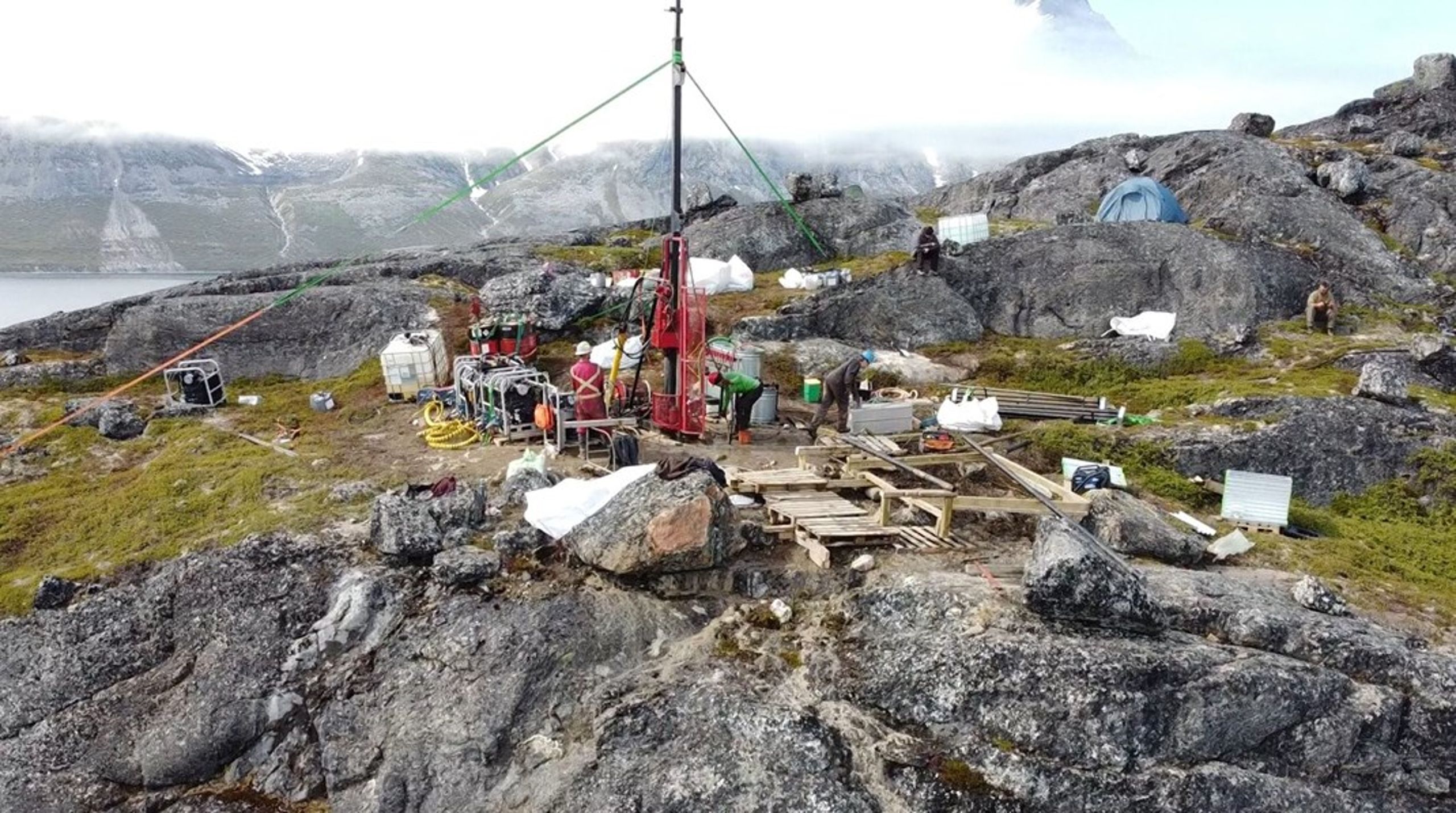 Det har vist sig utroligt svært at skaffe kvalificeret lokal arbejdskraft på et grønlandsk arbejdsmarked, som allerede mangler folk i næsten alle sektorer, skriver&nbsp;Jacob Taarup.