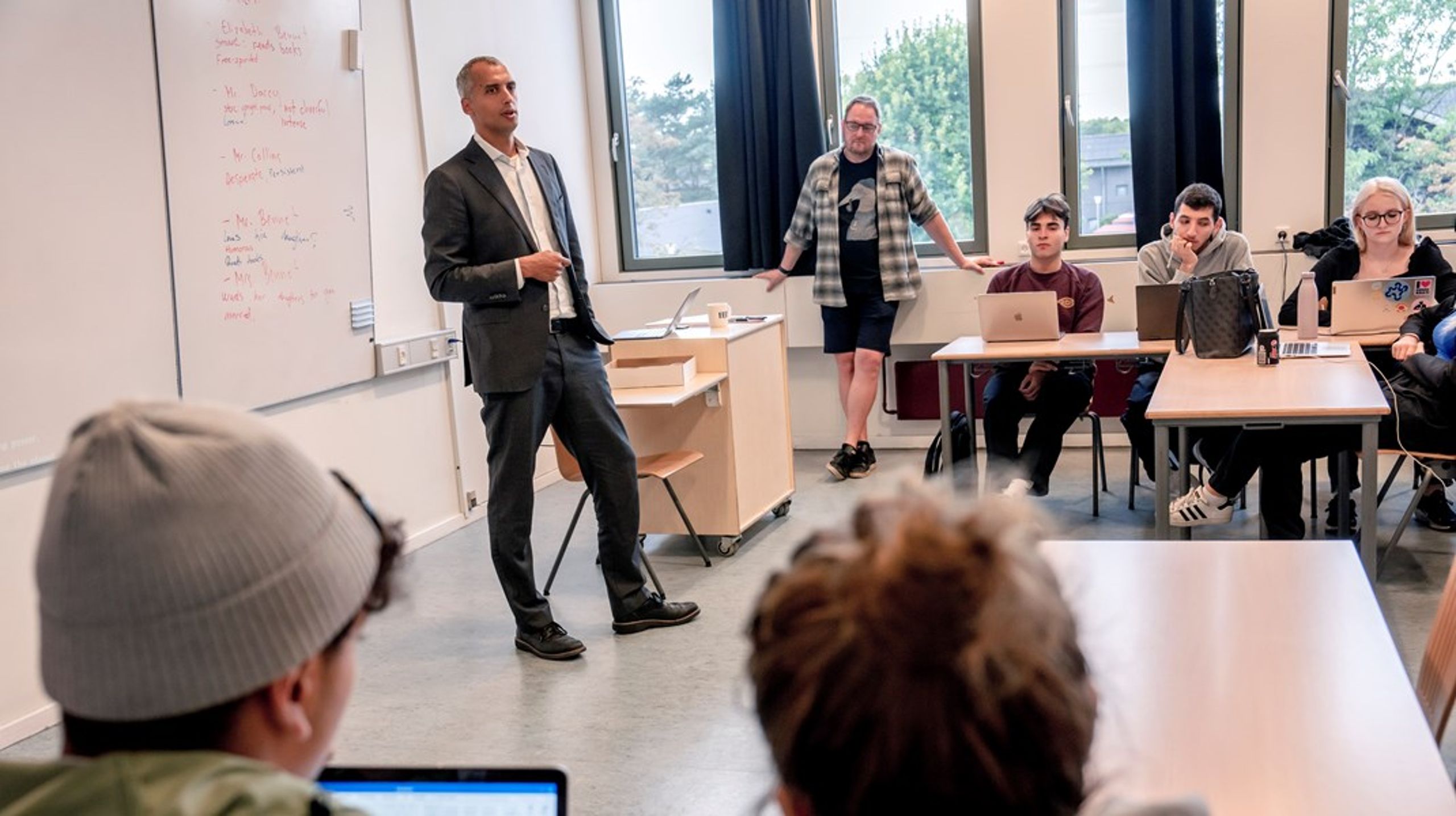 "Regeringen vil ikke acceptere, at gymnasier og erhvervsskoler lukker i de mindste byer,” siger Mattias Tesfaye om taxameterudspil, der flytter penge fra store til små ungdomsuddannelser.