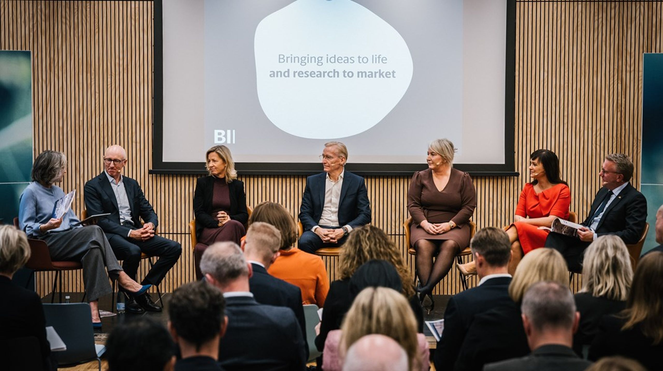 <span><a href="https://www.scanpix.dk/spdk/?cache=1730823973053&amp;action=search" target="" rel="">Erhvervsminister</a>&nbsp;<a href="https://www.scanpix.dk/spdk/?cache=1730823973053&amp;action=search" target="" rel="">Morten</a>&nbsp;<a href="https://www.scanpix.dk/spdk/?cache=1730823973053&amp;action=search" target="" rel="">Bødskov</a>&nbsp;<a href="https://www.scanpix.dk/spdk/?cache=1730823973053&amp;action=search" target="" rel="">(S),</a>&nbsp;<a href="https://www.scanpix.dk/spdk/?cache=1730823973053&amp;action=search" target="" rel="">indenrigs-</a>&nbsp;<a href="https://www.scanpix.dk/spdk/?cache=1730823973053&amp;action=search" target="" rel="">og</a>&nbsp;<a href="https://www.scanpix.dk/spdk/?cache=1730823973053&amp;action=search" target="" rel="">sundhedsminister</a>&nbsp;<a href="https://www.scanpix.dk/spdk/?cache=1730823973053&amp;action=search" target="" rel="">Sophie</a>&nbsp;<a href="https://www.scanpix.dk/spdk/?cache=1730823973053&amp;action=search" target="" rel="">Løhde</a>&nbsp;<a href="https://www.scanpix.dk/spdk/?cache=1730823973053&amp;action=search" target="" rel="">(V)</a>&nbsp;<a href="https://www.scanpix.dk/spdk/?cache=1730823973053&amp;action=search" target="" rel="">og</a>&nbsp;<a href="https://www.scanpix.dk/spdk/?cache=1730823973053&amp;action=search" target="" rel="">uddannelses-</a>&nbsp;<a href="https://www.scanpix.dk/spdk/?cache=1730823973053&amp;action=search" target="" rel="">og</a>&nbsp;<a href="https://www.scanpix.dk/spdk/?cache=1730823973053&amp;action=search" target="" rel="">forskningsminister</a>&nbsp;<a href="https://www.scanpix.dk/spdk/?cache=1730823973053&amp;action=search" target="" rel="">Christina</a>&nbsp;<a href="https://www.scanpix.dk/spdk/?cache=1730823973053&amp;action=search" target="" rel="">Egelund</a>&nbsp;<a href="https://www.scanpix.dk/spdk/?cache=1730823973053&amp;action=search" target="" rel="">(M)</a>&nbsp;<a href="https://www.scanpix.dk/spdk/?cache=1730823973053&amp;action=search" target="" rel="">præsentere</a>de&nbsp;<a href="https://www.scanpix.dk/spdk/?cache=1730823973053&amp;action=search" target="" rel="">regeringens</a>&nbsp;<a href="https://www.scanpix.dk/spdk/?cache=1730823973053&amp;action=search" target="" rel="">ny</a>&nbsp;<a href="https://www.scanpix.dk/spdk/?cache=1730823973053&amp;action=search" target="" rel="">strategi</a>&nbsp;<a href="https://www.scanpix.dk/spdk/?cache=1730823973053&amp;action=search" target="" rel="">for</a>&nbsp;<a href="https://www.scanpix.dk/spdk/?cache=1730823973053&amp;action=search" target="" rel="">life</a>&nbsp;<a href="https://www.scanpix.dk/spdk/?cache=1730823973053&amp;action=search" target="" rel="">science</a>&nbsp;<a href="https://www.scanpix.dk/spdk/?cache=1730823973053&amp;action=search" target="" rel="">på</a>&nbsp;<a href="https://www.scanpix.dk/spdk/?cache=1730823973053&amp;action=search" target="" rel="">BioInnovation</a>&nbsp;<a href="https://www.scanpix.dk/spdk/?cache=1730823973053&amp;action=search" target="" rel="">Institute</a>&nbsp;<a href="https://www.scanpix.dk/spdk/?cache=1730823973053&amp;action=search" target="" rel="">i</a>&nbsp;<a href="https://www.scanpix.dk/spdk/?cache=1730823973053&amp;action=search" target="" rel="">København</a></span><br>