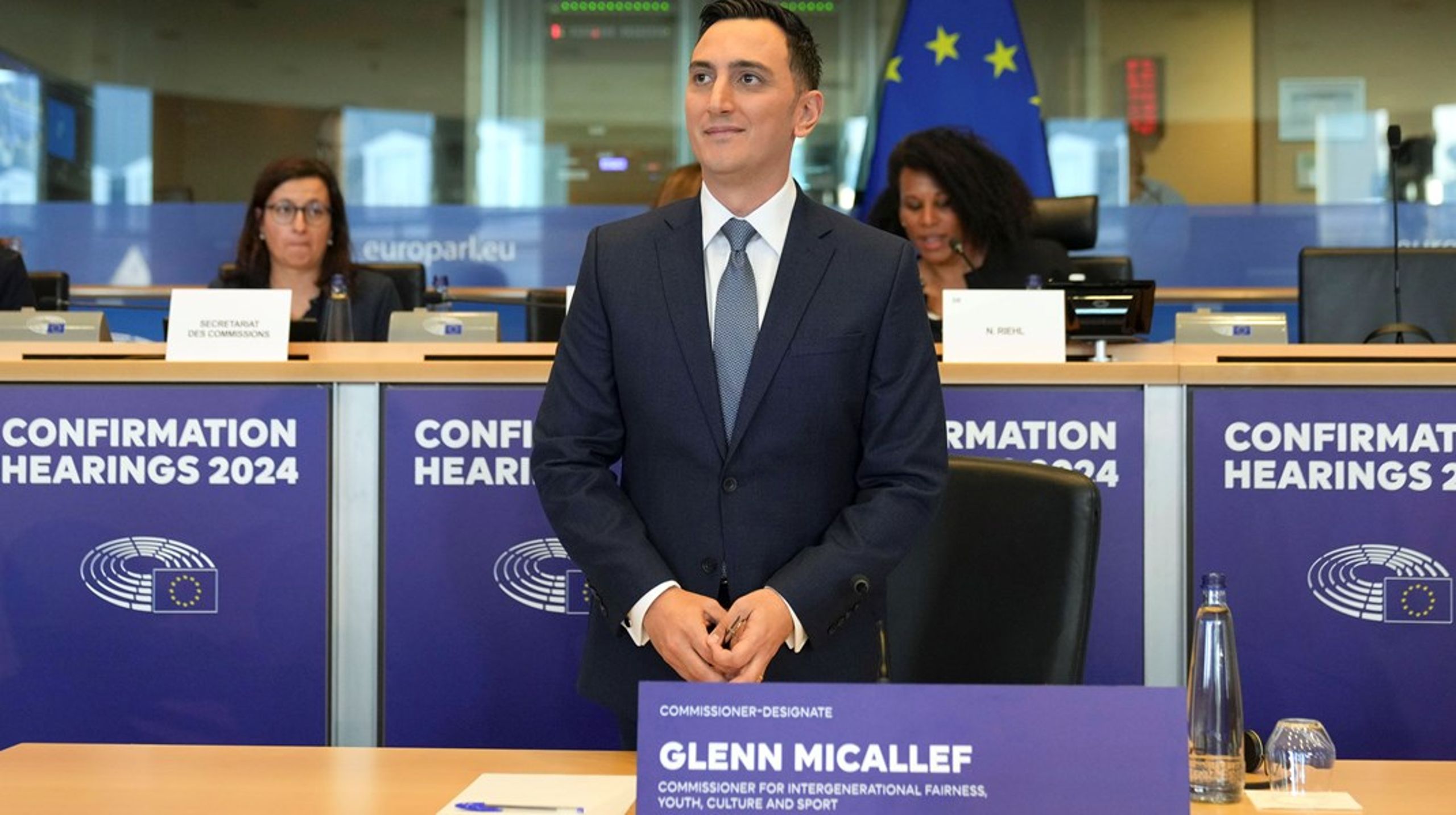 Glenn Micaleff var tydeligvis forberedt på skepsis omkring manglende erfaring og indledte med at fremhæve, at han trods sin relativt unge alder har erfaring med politisk arbejde i Bruxelles.