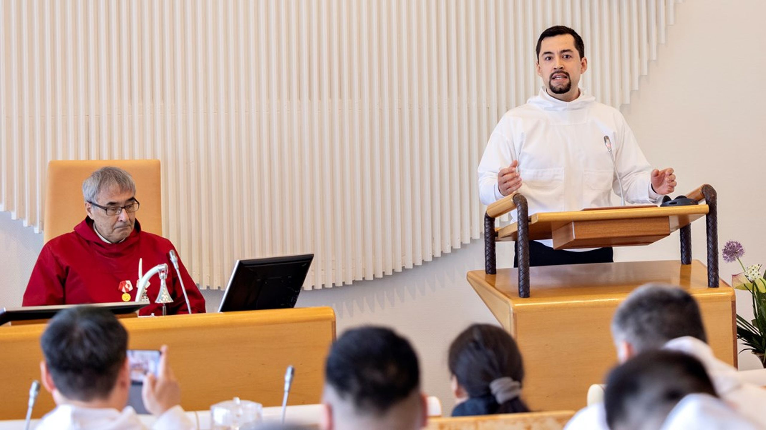 Når de danske myndigheder fejler i at sikre grønlandske borgeres rettigheder i Danmark, bør&nbsp;Naalakkersuisut&nbsp;blande sig og stille krav om, at der gøres op med de forhold, der forhindrer grønlandske borgere i at nyde deres rettigheder, skriver&nbsp;Pernille Benjaminsen.