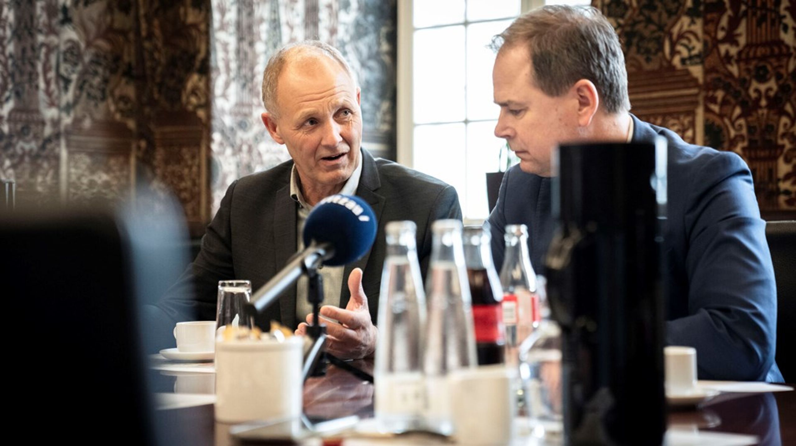 Onsdag skal KL-formand Martin Damm og næstformand Thomas Gyldal Petersen mødes med blandt andet finansminister Nicolai Wammen (S). Her vil fortælle, at det er staten selv og ikke kommunerne, som har skabt problemer med selvbudgettering.