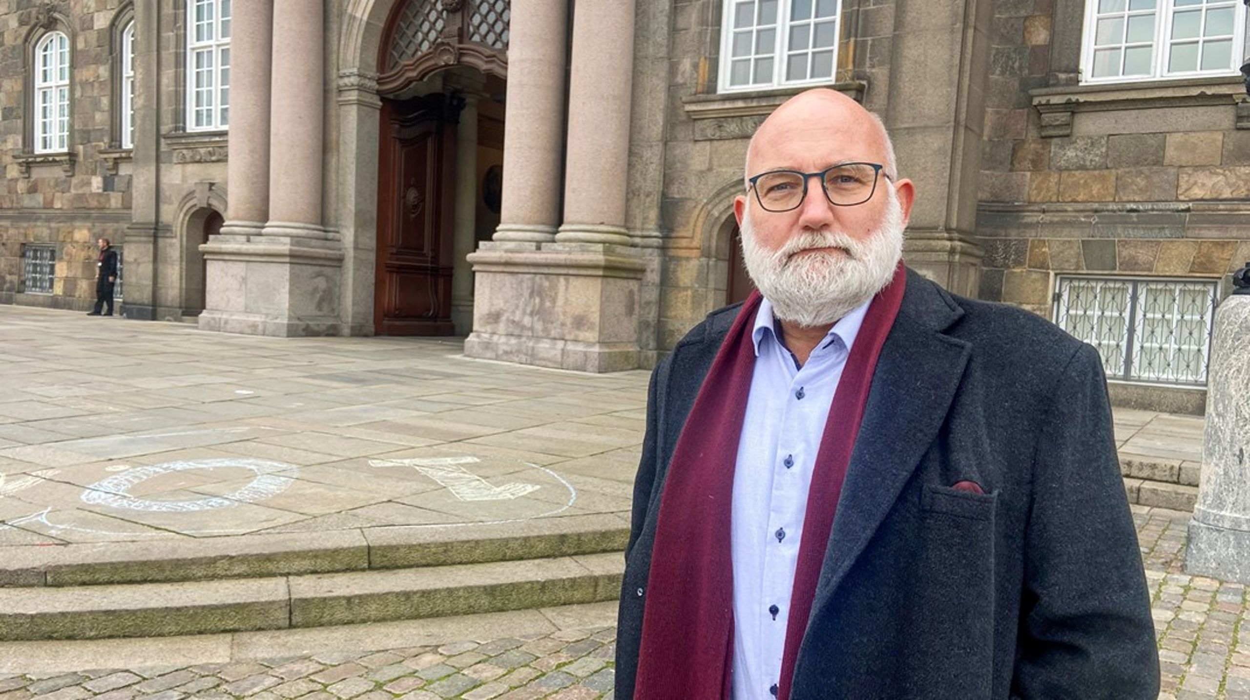 Lars Bøge Sørensen har ventet i 1.329 dage på svar på sin klage over en parkeringsbøde. Der er stadig ikke svar.&nbsp;