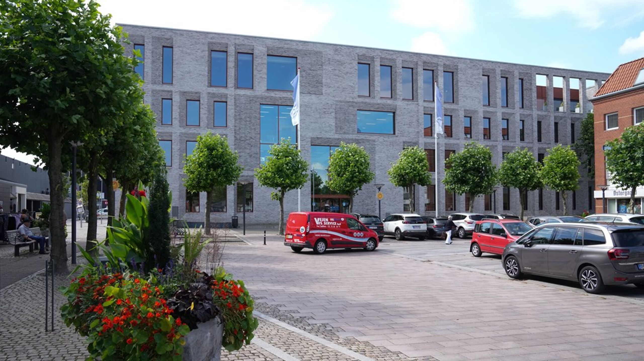 Thomas Reintoft&nbsp; kommer fra en stilling som&nbsp;direktør for Social- og Arbejdsmarkedsforvaltningen i Kolding Kommune, og så har han tidligere været&nbsp;direktør for børn, unge og kultur i Billund Kommune.&nbsp;