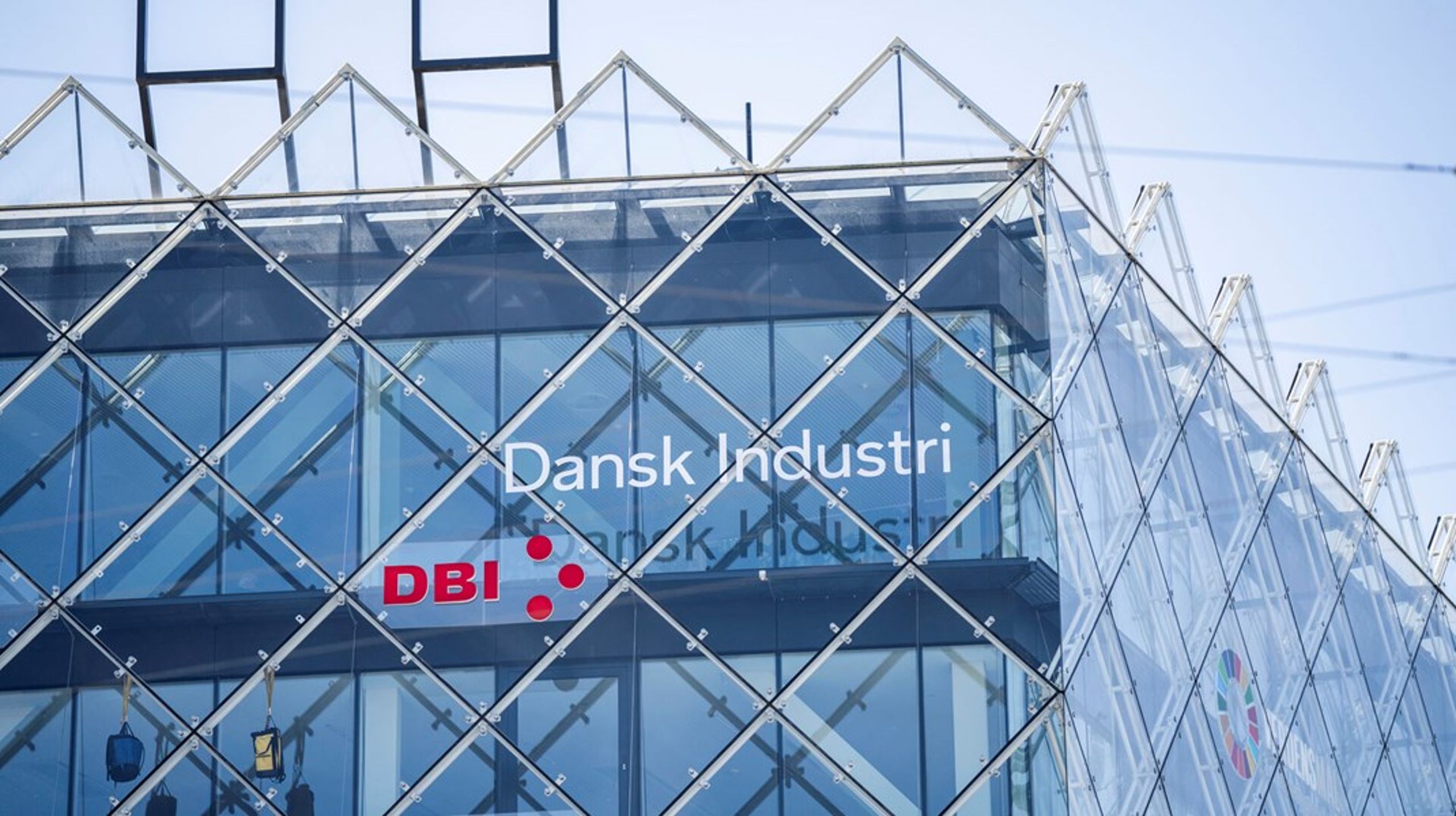 Andreas Holbak Espersen har været konstitueret branchedirektør hos DI i ni måneder og har samtidig været DIs digitaliseringspolitiske chef siden 2021.