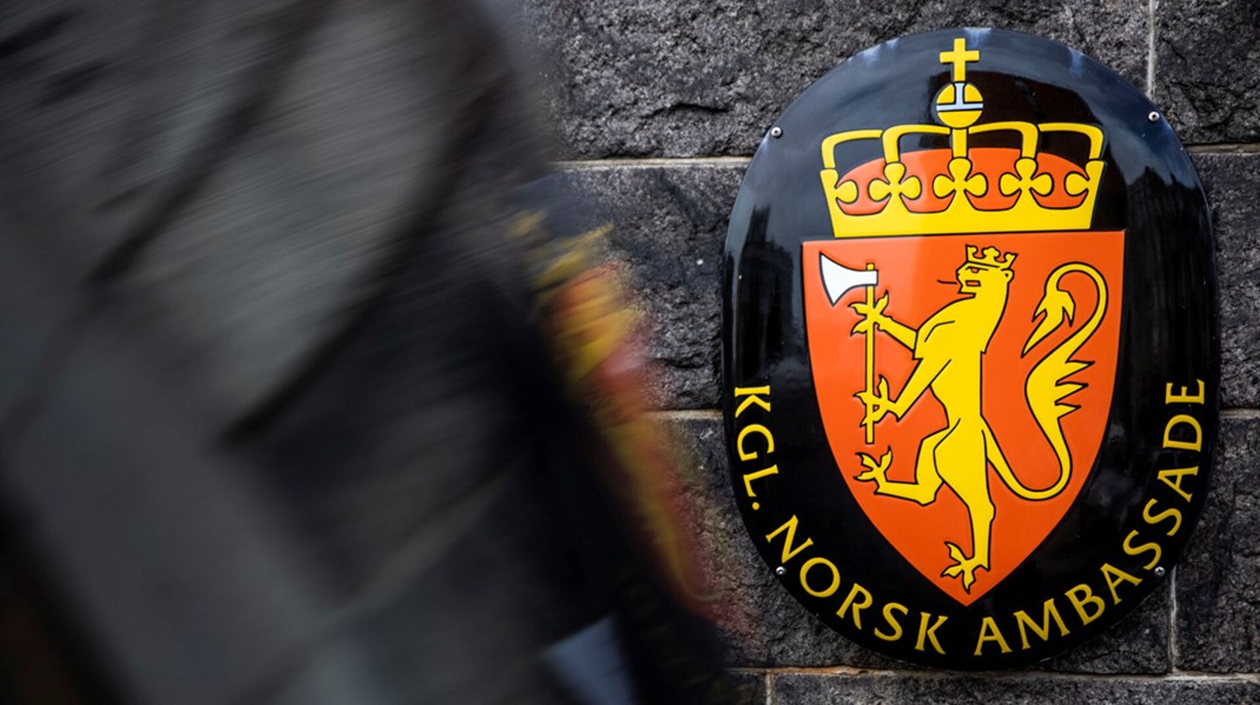 Til rollerne som Norges ambassadør i Kyiv er der tre ansøgere, og det samme antal har ansøgt om at lede ambassaden i Moskva.