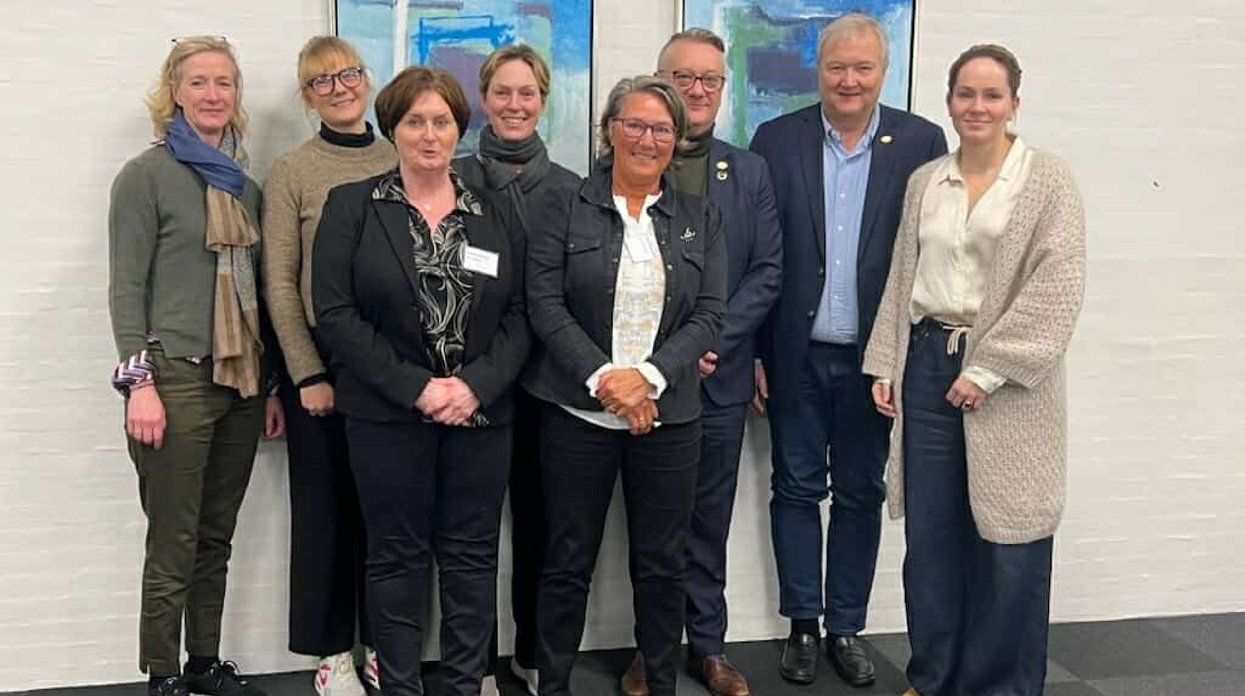 Formandskabet og den nye bestyrelse i Dansk Ride Forbund. Formand Kimi Gerd Nielsen ses i midten med hvid bluse.&nbsp;&nbsp;