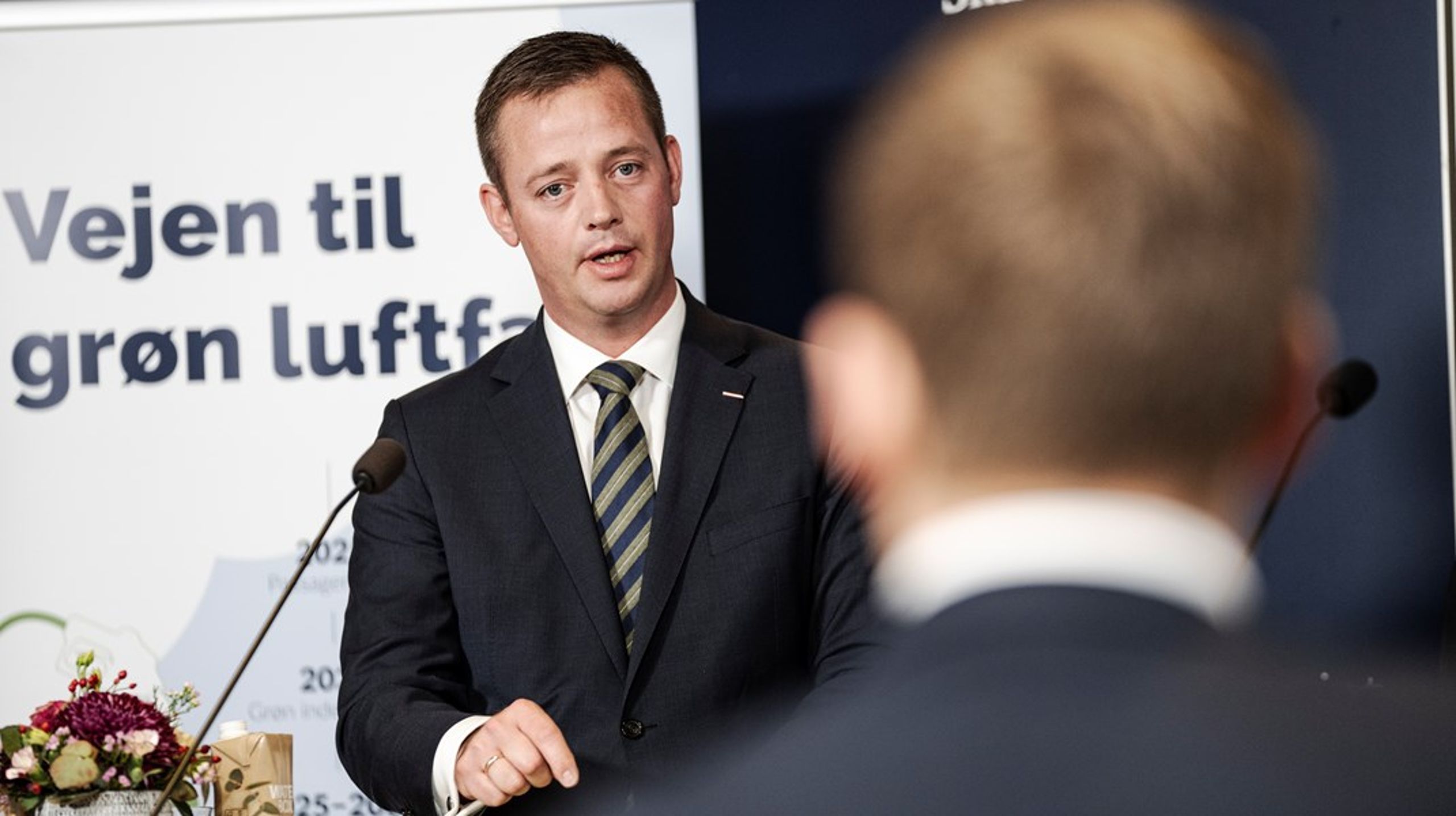 Transportminister Thomas Danielsens (V) ændring af buskørselsloven ventes nu at træde i kraft 1. april 2025.&nbsp;