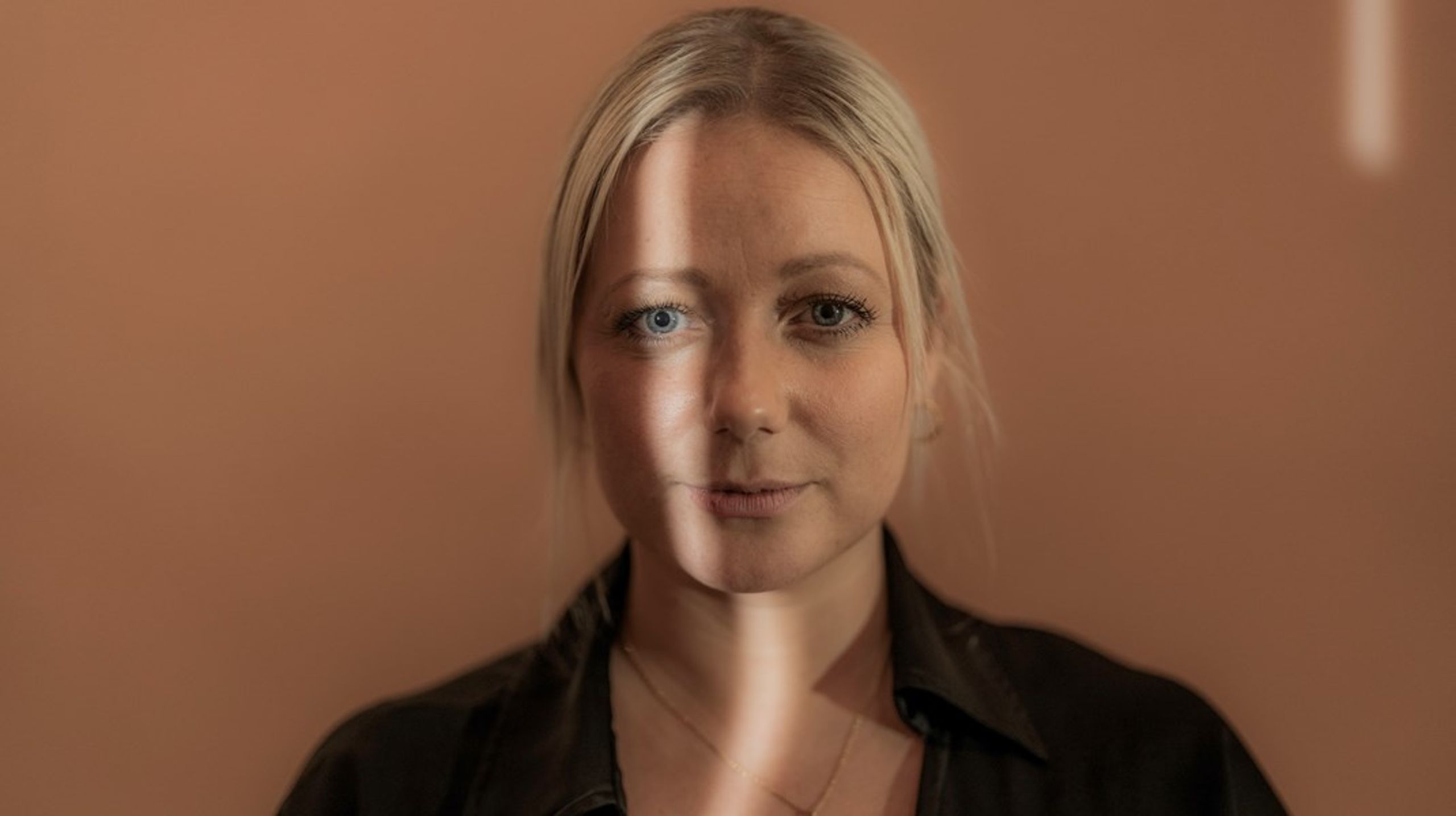 Bag dagens kalenderlåge er Liberal Alliances politiske ordfører og ligestillingsordfører Sólbjørg Jakobsen.&nbsp;