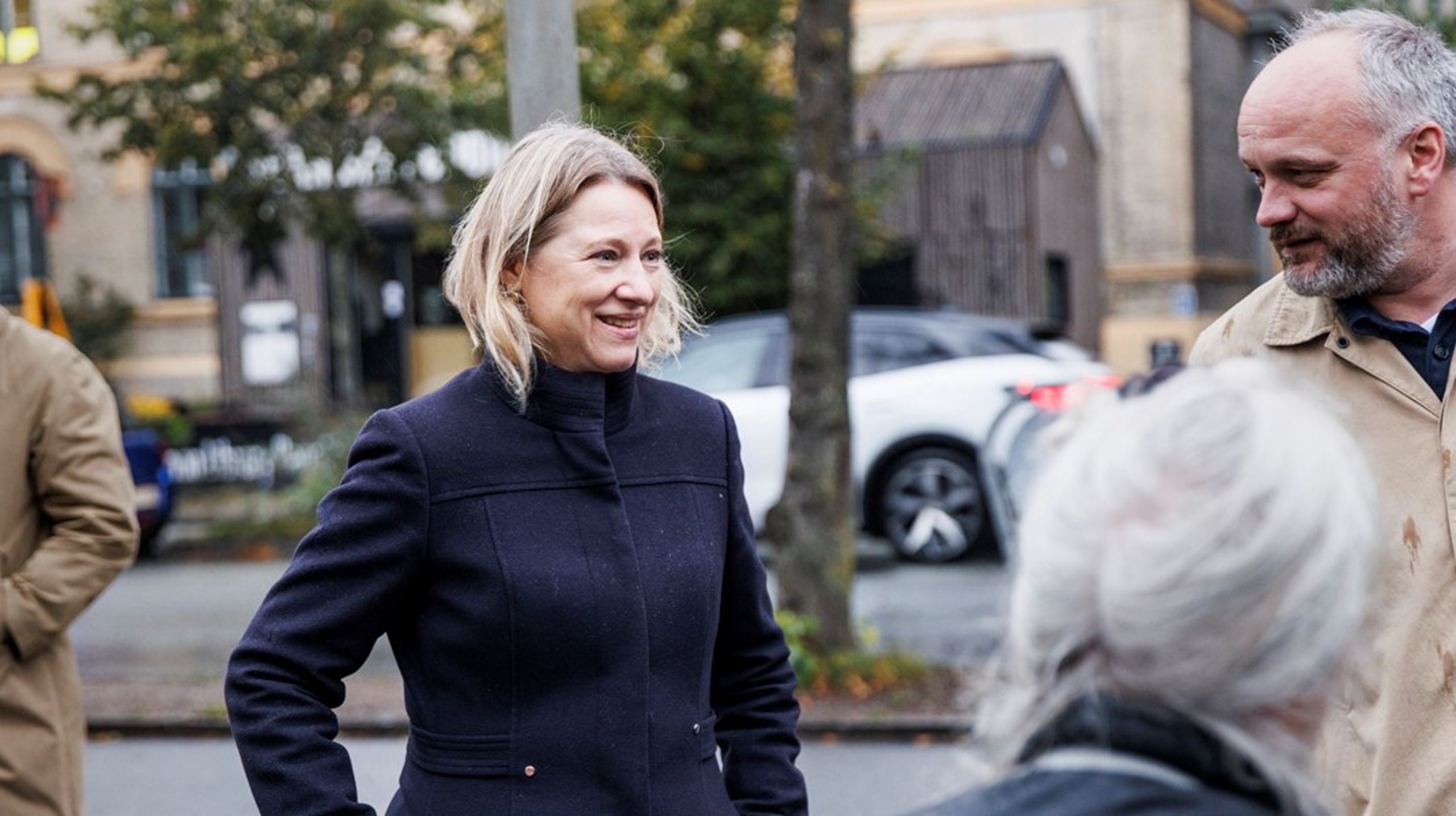 Socialministeren og socialordførerne har reelt ikke interesse i at finde en fast finansieringsmodel til civilsamfundet. Så læg i stedet opgaven hos fondene, skriver Knud Aarup.