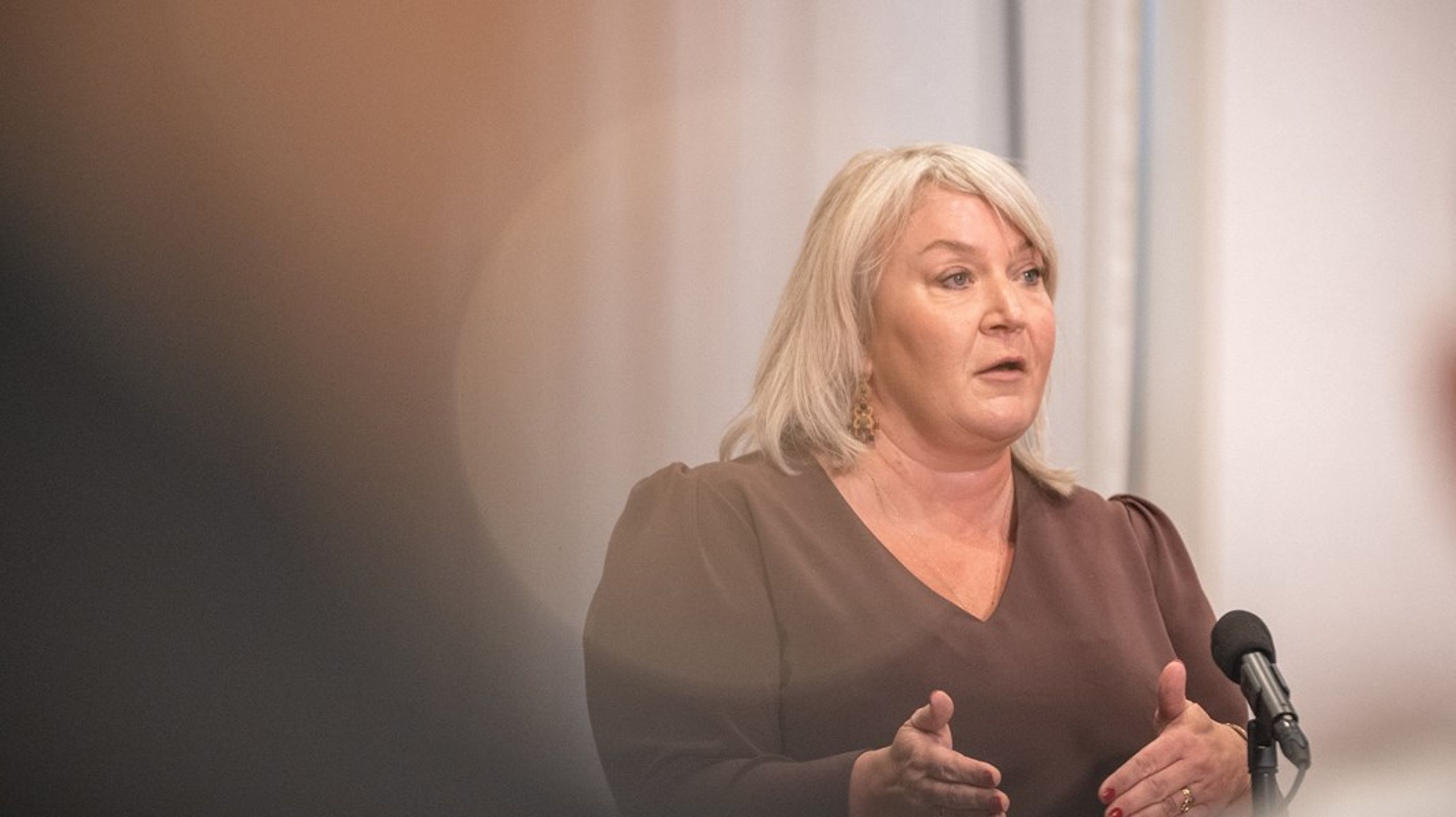 Uddannelses- og forskningminister Christina Egelund (M) er kommet kritikken af kandidatreformen i møde, fortæller kilder til Altinget.